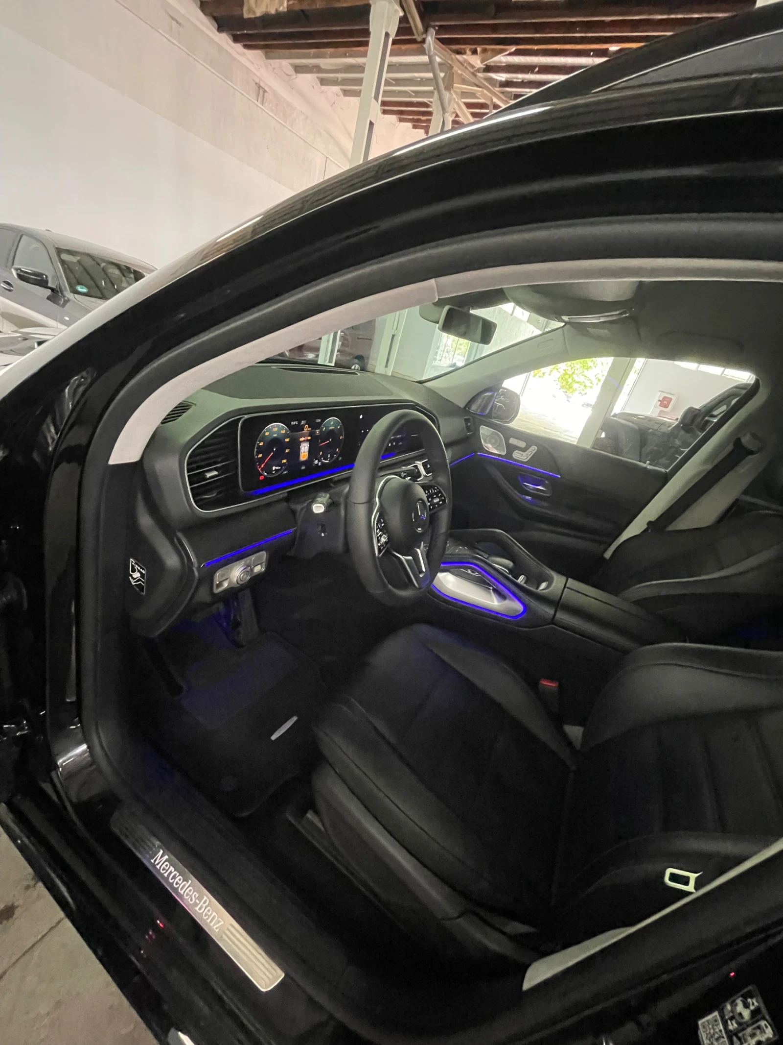 Mercedes-Benz GLE 400 D/AMG/Burm/Обдух/Подгр/камера/теглич/въздух/ЛЕД АД, снимка 10 - Автомобили и джипове - 54575289