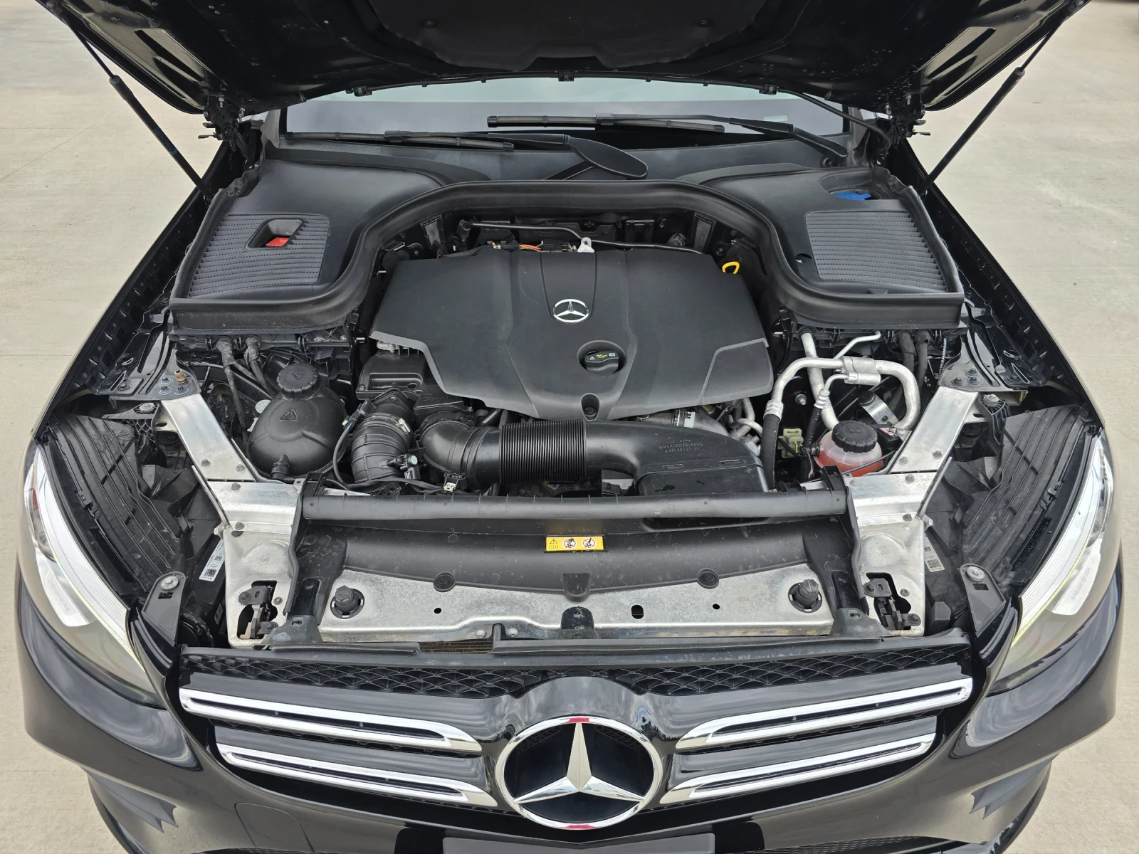 Mercedes-Benz GLC 250 Amg Line/Въздух/Pano/Мъртва точка/Обслужен, снимка 16 - Автомобили и джипове - 54894378