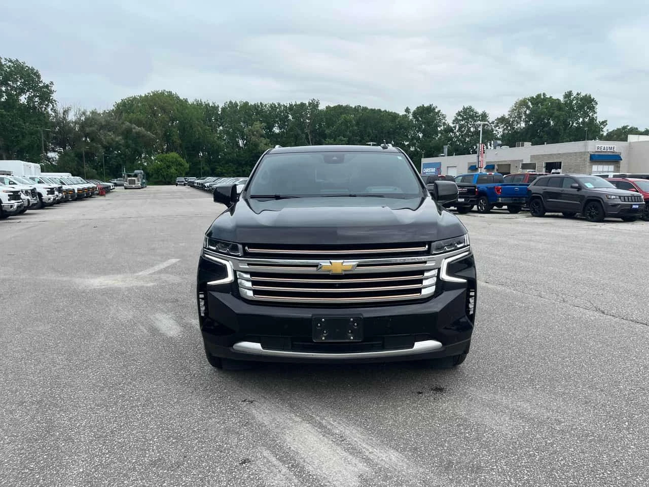 Chevrolet Tahoe High Country | CARFAX | БЕЗ ПЪРВОНАЧАЛНА ВНОСКА, снимка 2 - Автомобили и джипове - 55179820