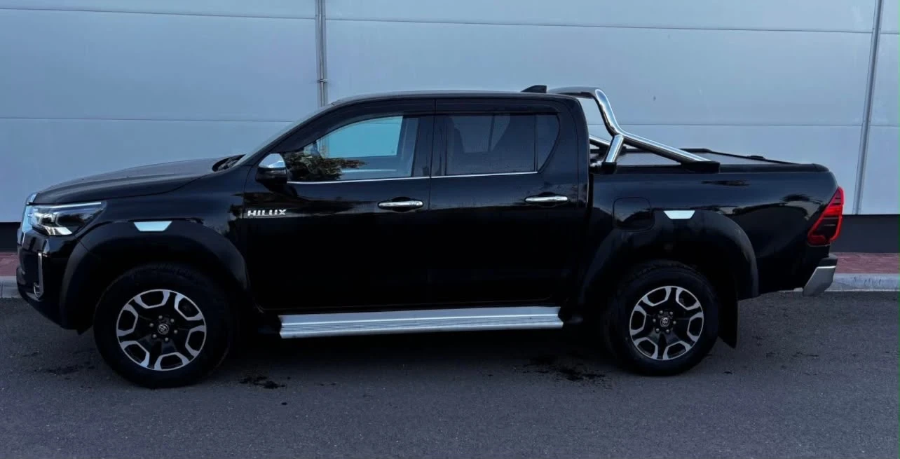 Toyota Hilux 2.4 D-4D 2022г 18000евро СПЕШНО, снимка 3 - Автомобили и джипове - 55581262
