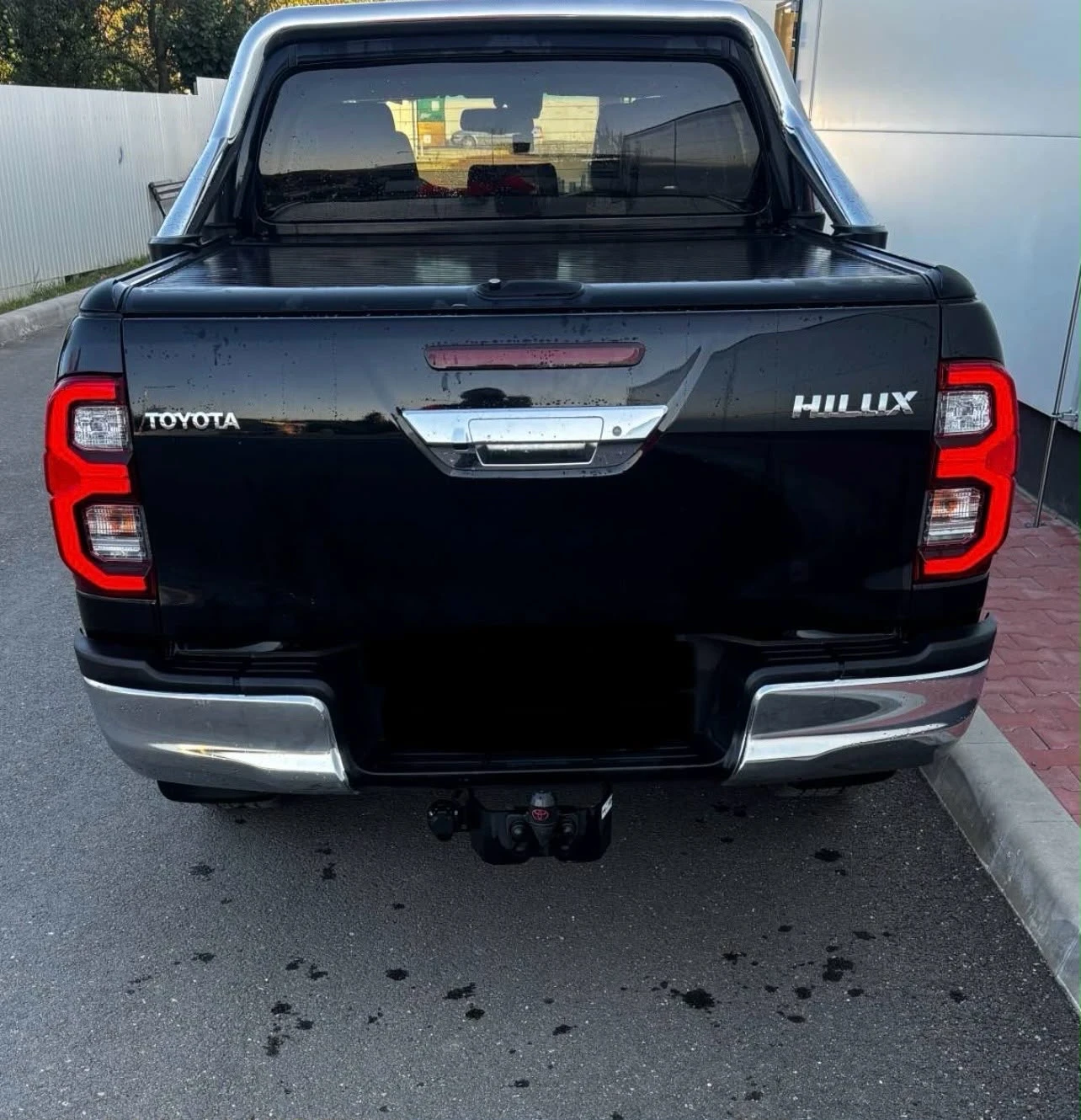 Toyota Hilux 2.4 D-4D 2022г 18000евро СПЕШНО, снимка 4 - Автомобили и джипове - 55581262