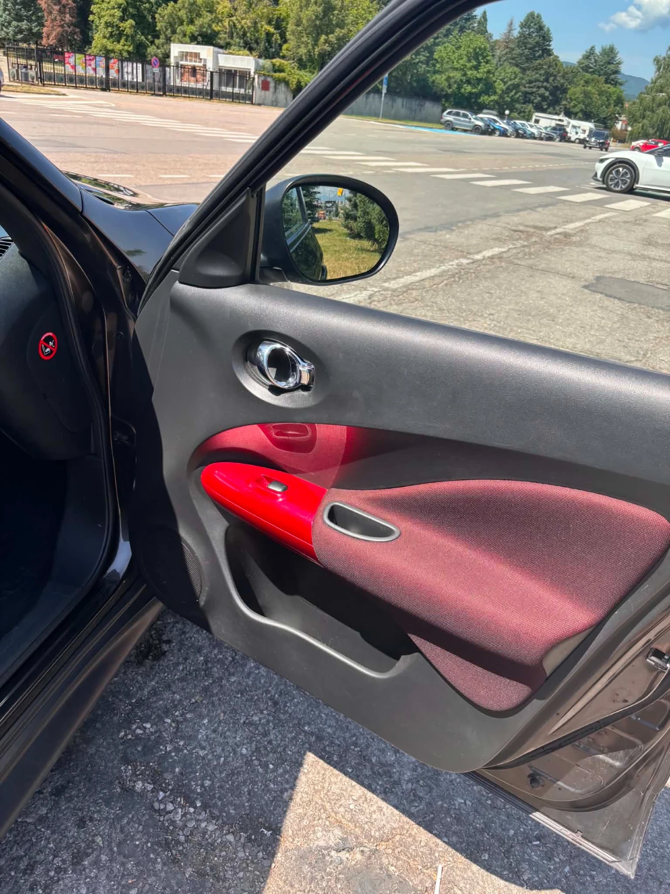 Nissan Juke 1.6 Turbo 4х4, снимка 9 - Автомобили и джипове - 55938747