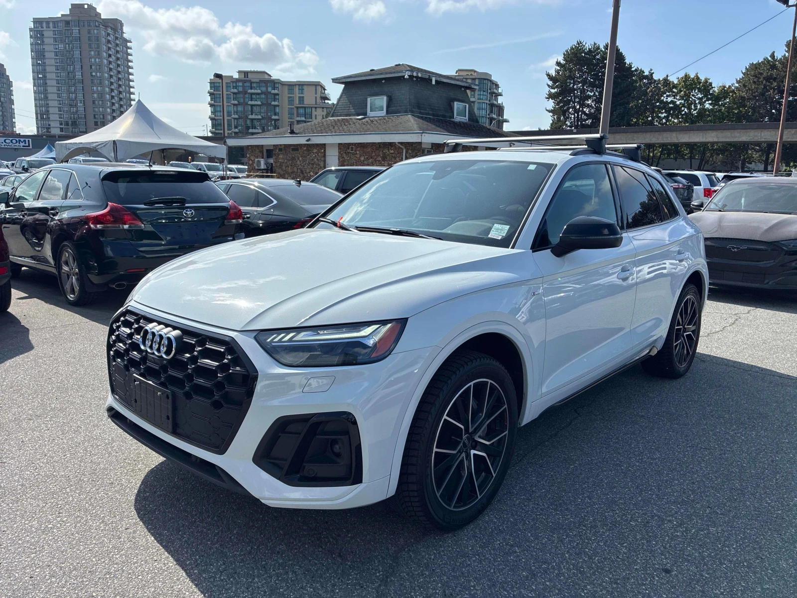 Audi Q5 2.0T * TECHNIK * S LINE * CARFAX * , снимка 13 - Автомобили и джипове - 56120661