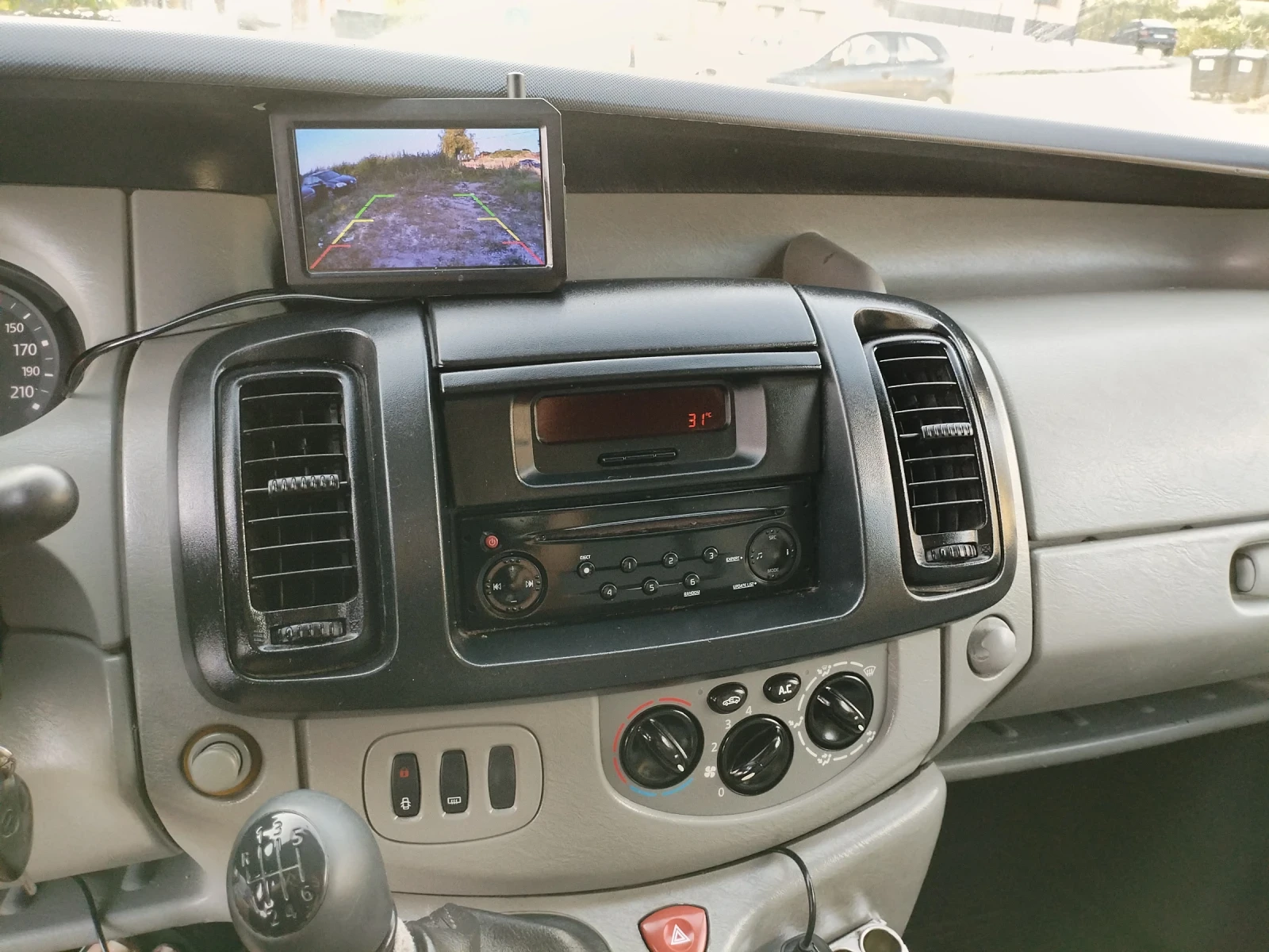 Renault Trafic 2.0 DCI 114HP 6ск Климатик Багажник Камера , снимка 17 - Бусове и автобуси - 55537979