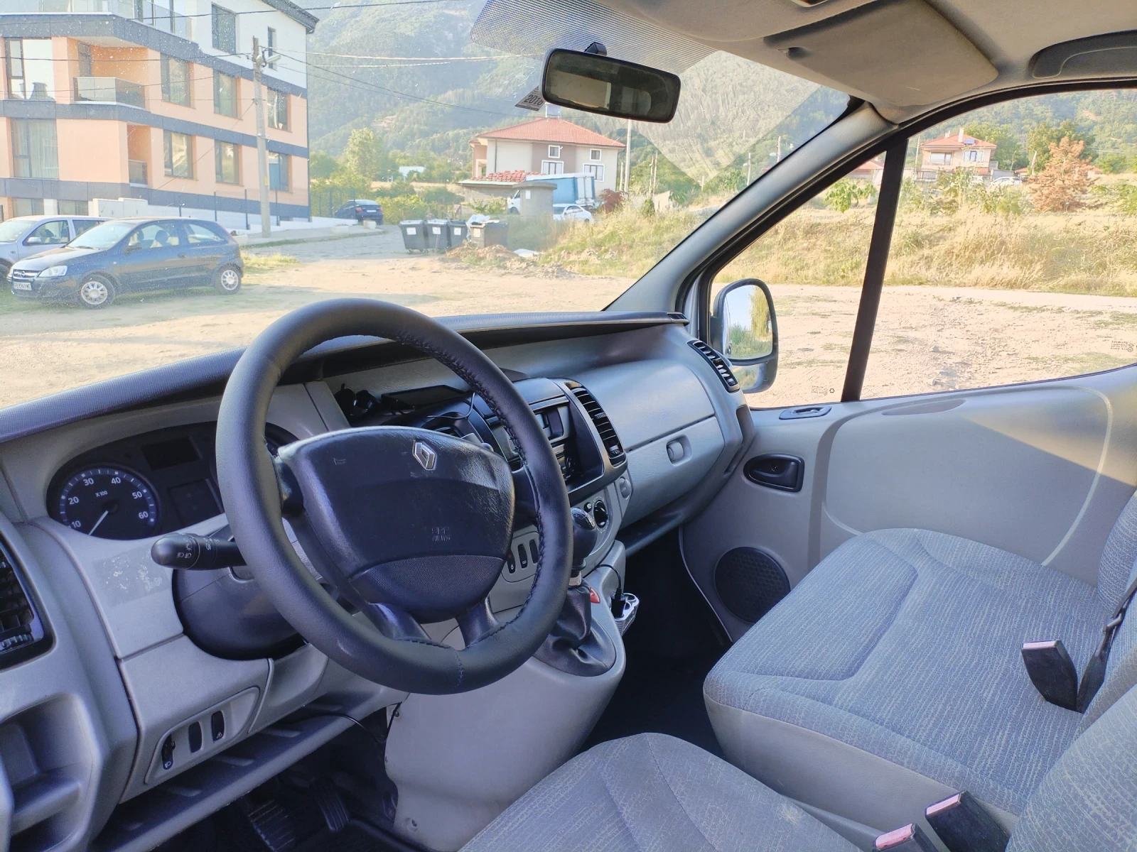 Renault Trafic 2.0 DCI 114HP 6ск Климатик Багажник Камера , снимка 16 - Бусове и автобуси - 55537979