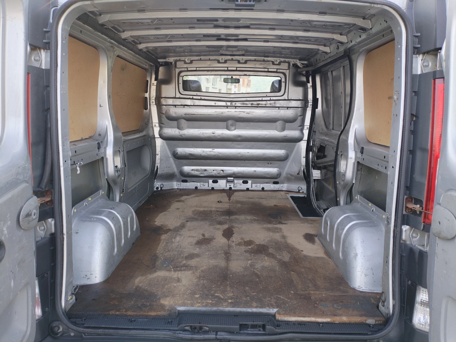 Renault Trafic 2.0 DCI 114HP 6ск Климатик Багажник Камера , снимка 14 - Бусове и автобуси - 55537979