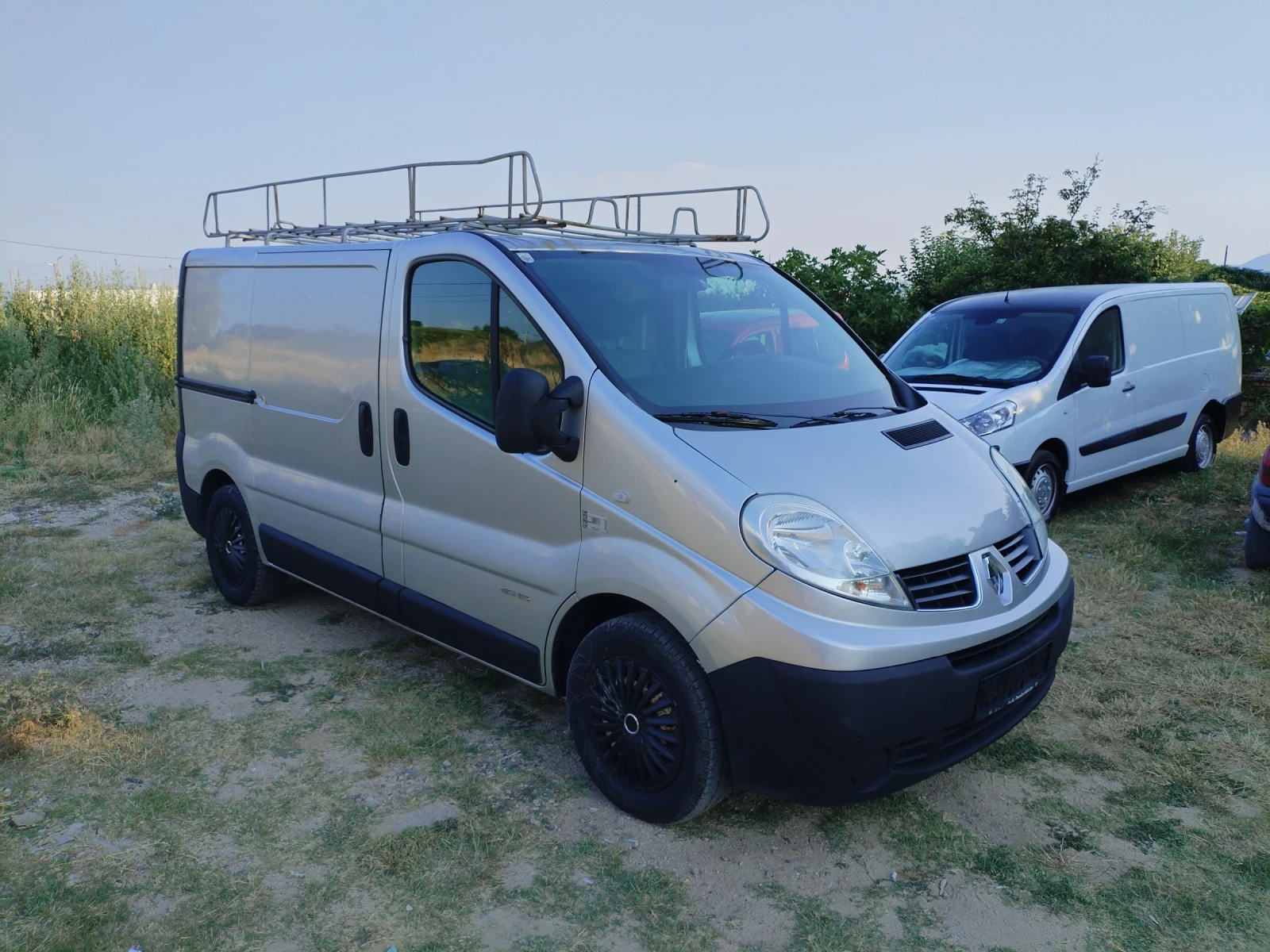 Renault Trafic 2.0 DCI 114HP 6ск Климатик Багажник Камера , снимка 4 - Бусове и автобуси - 55537979