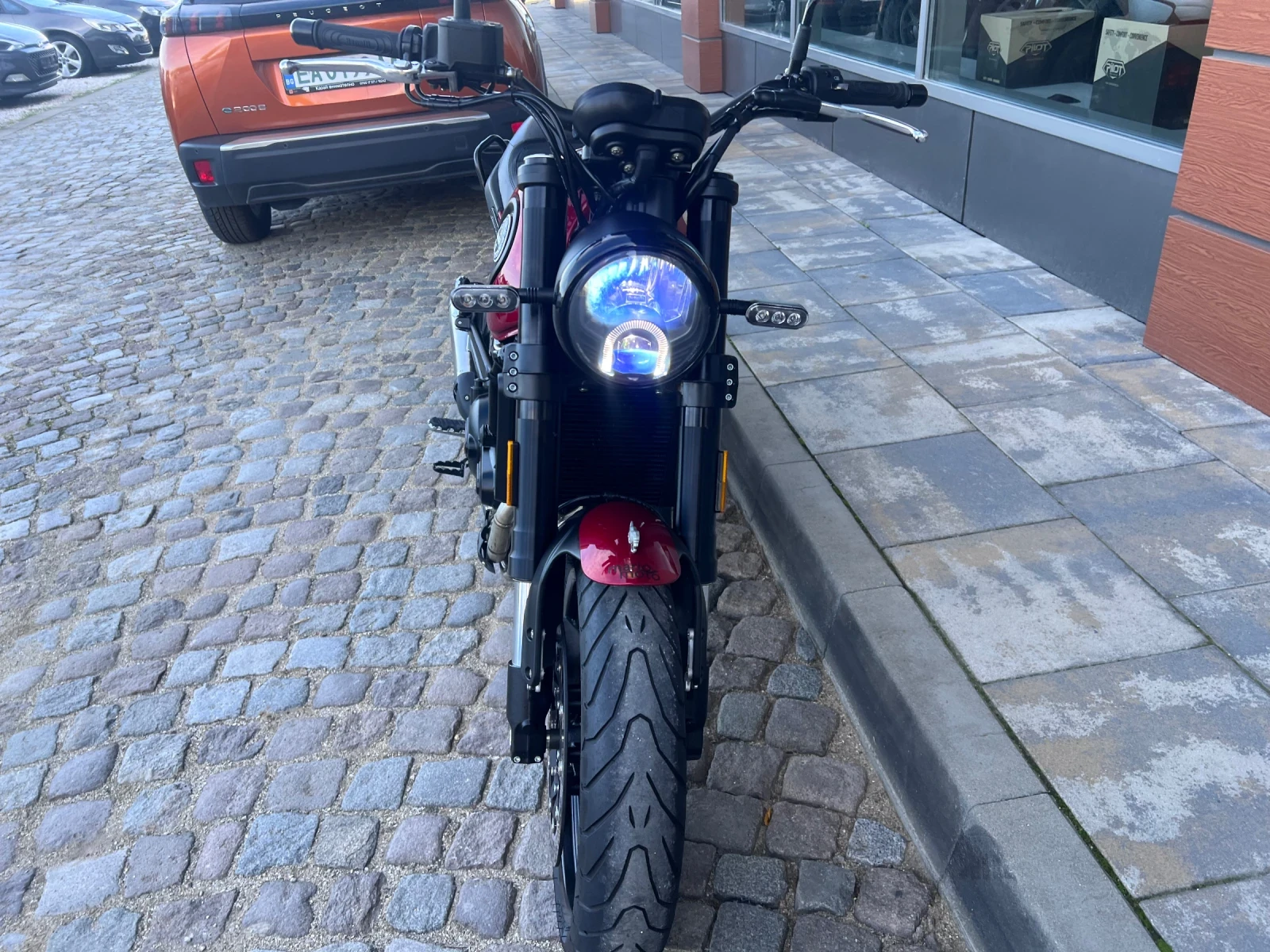 Benelli 500 Leoncino A2 - изображение 9