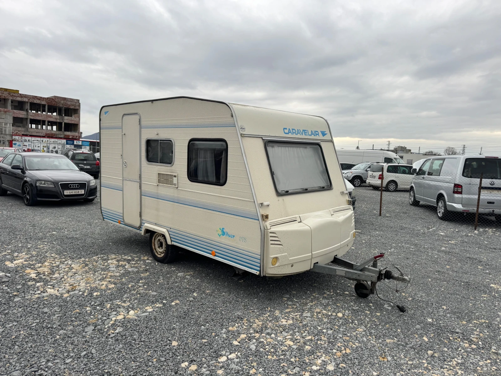 Каравана Caravelair 3.75м. 575кг. 2000година!!! Форселт , снимка 2 - Каравани и кемпери - 53906358