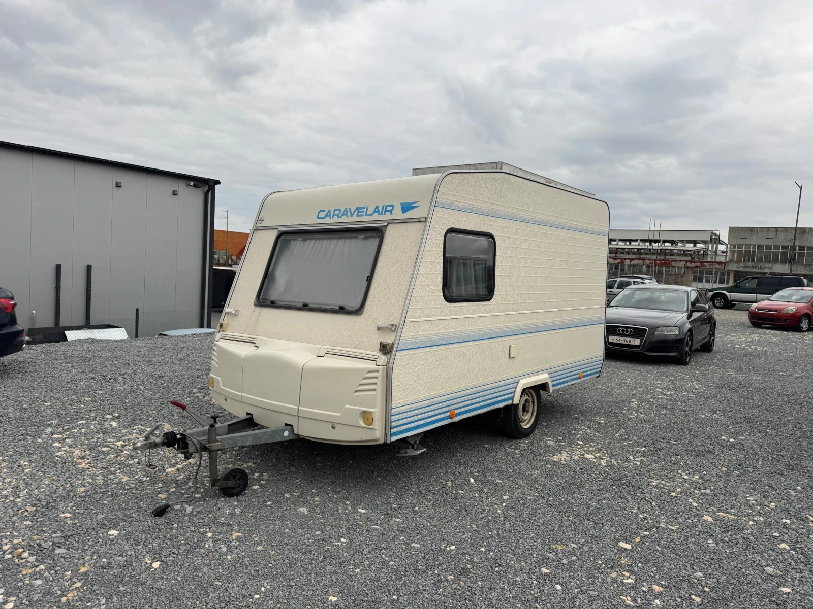 Каравана Caravelair 3.75м. 575кг. 2000година!!! Форселт , снимка 4 - Каравани и кемпери - 53906358