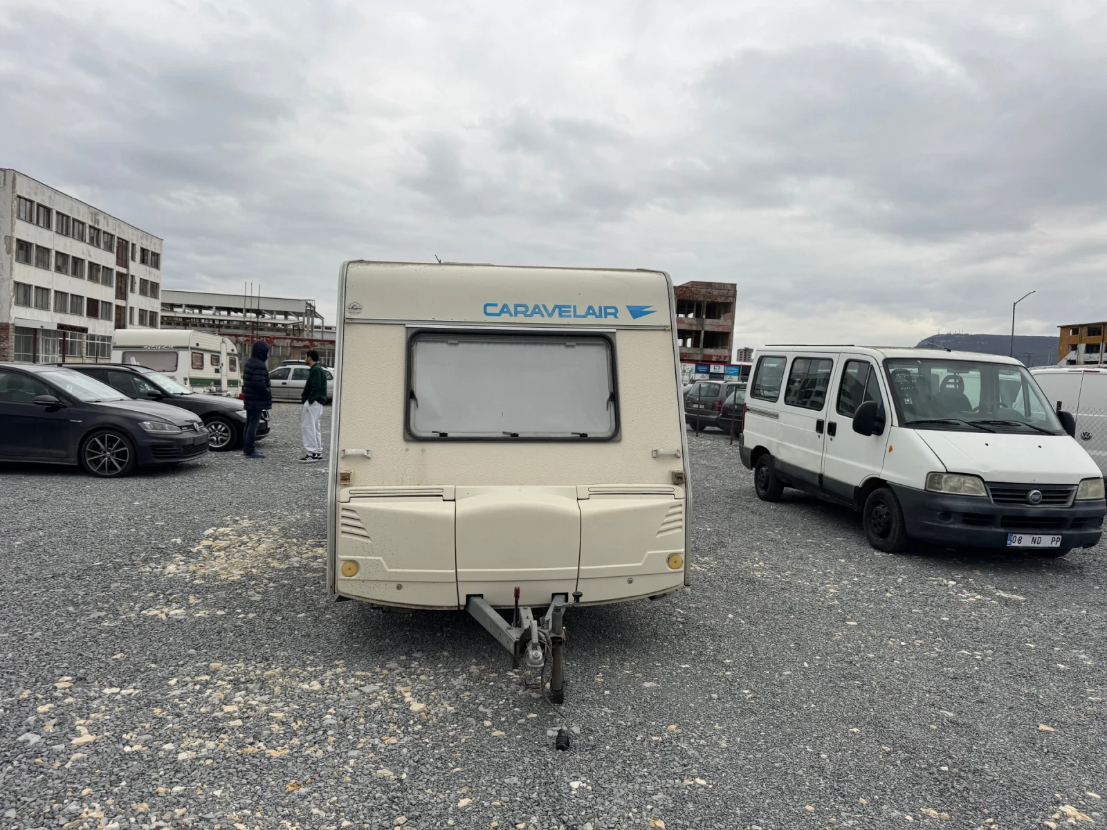 Каравана Caravelair 3.75м. 575кг. 2000година!!! Форселт , снимка 3 - Каравани и кемпери - 53906358