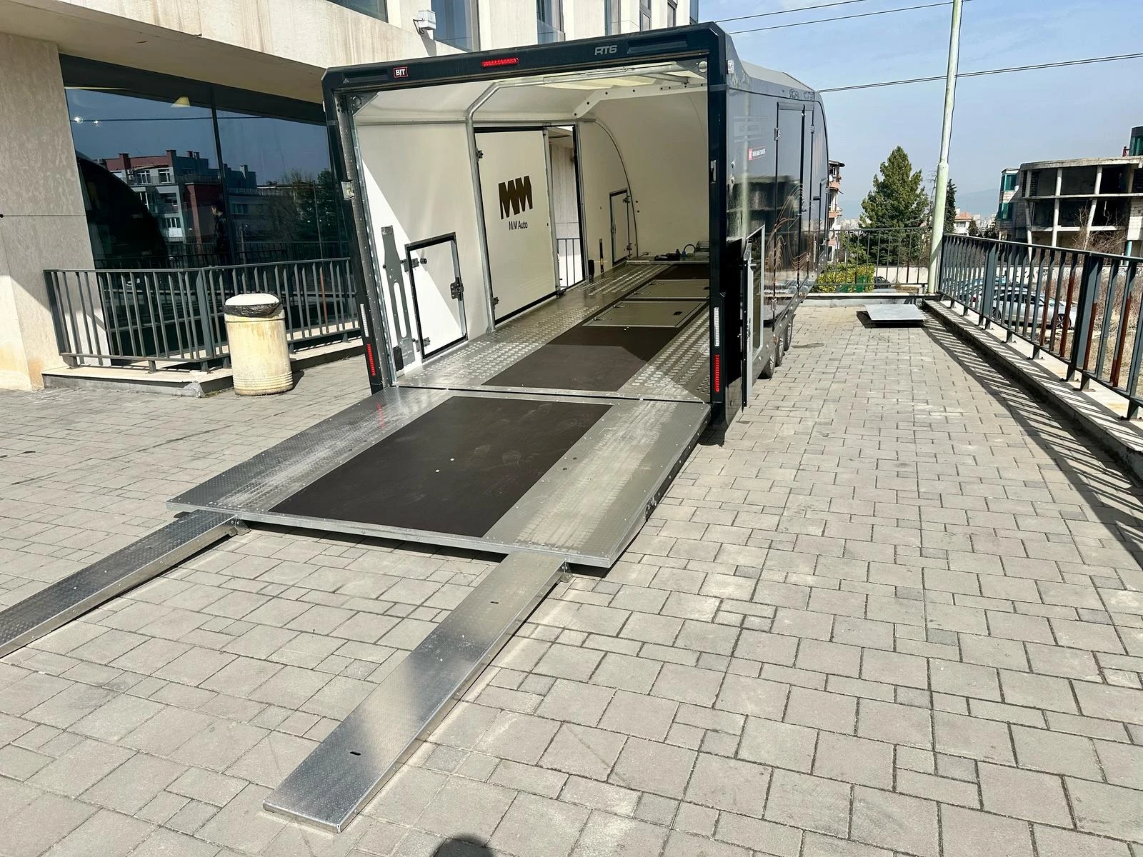 �� ��������� Brian James Trailers Race Transporter 6 | Mobile.bg � ����������� 4