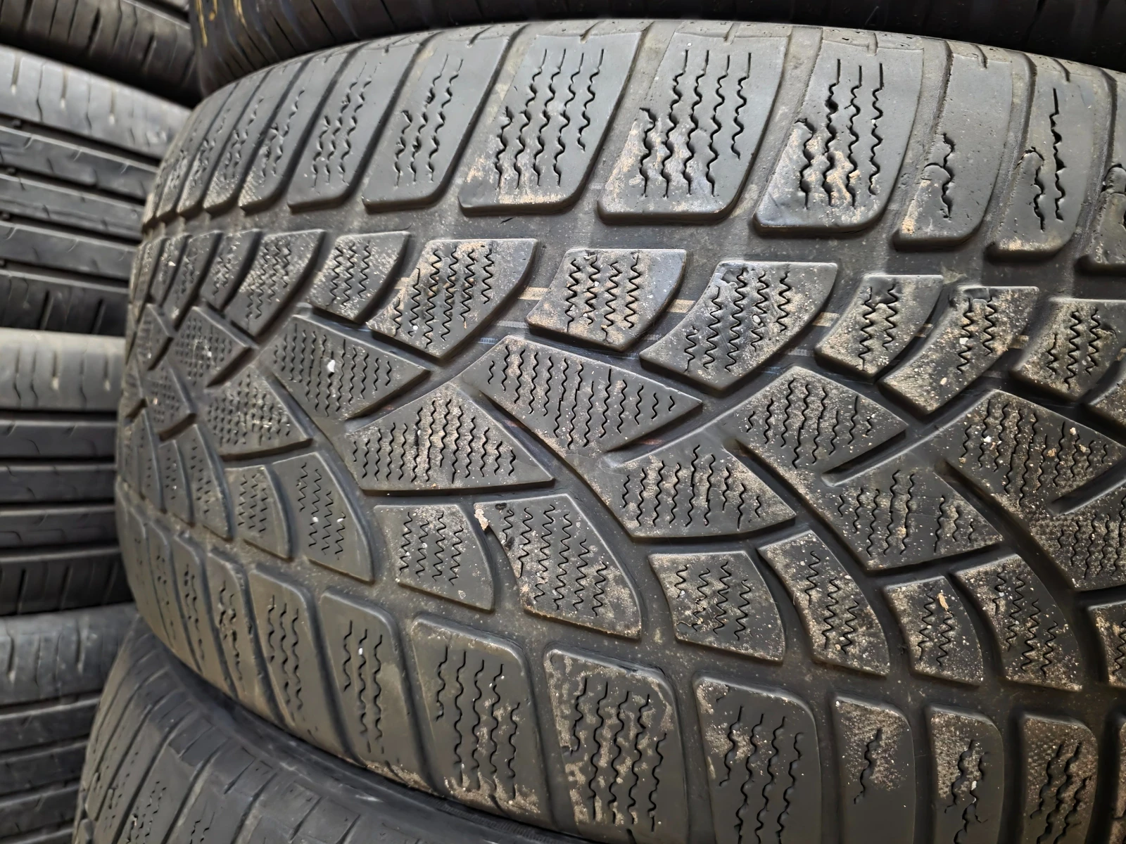 Гуми Зимни 265/40R20, снимка 5 - Гуми и джанти - 55492244