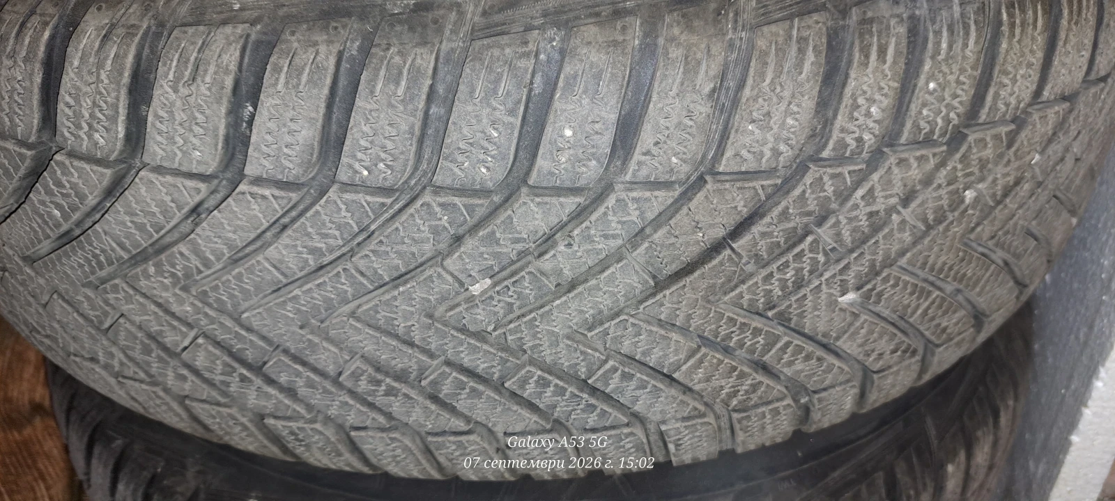 Гуми с джанти Vredestein 195/65R15, снимка 4 - Гуми и джанти - 56105915