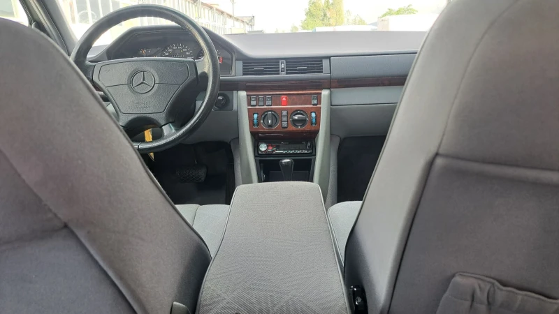 Mercedes-Benz E 220 Е220 FACELIFT ШВЕЙЦАРИЯ, снимка 14 - Автомобили и джипове - 47711217