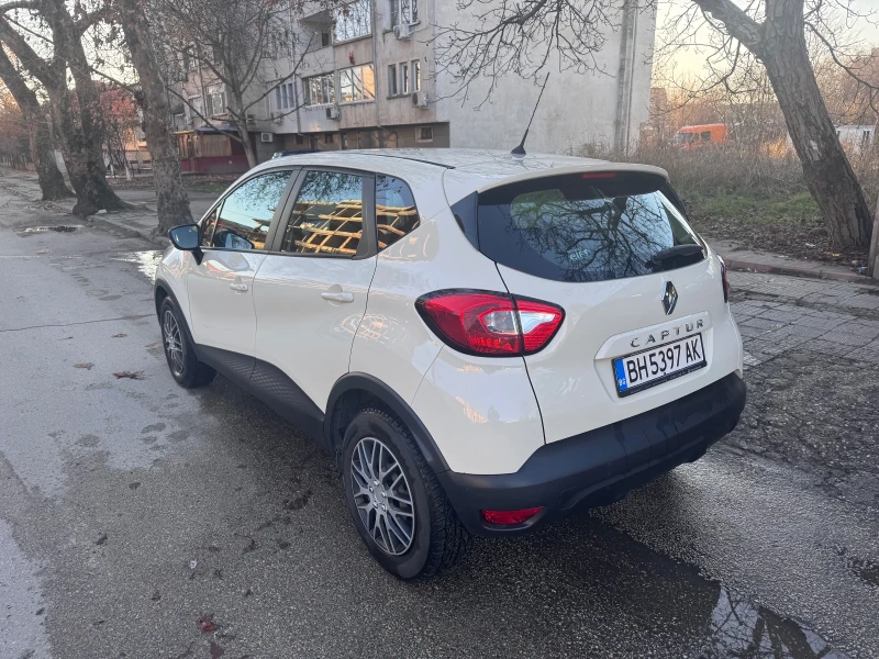 Renault Captur, снимка 2 - Автомобили и джипове - 48494865