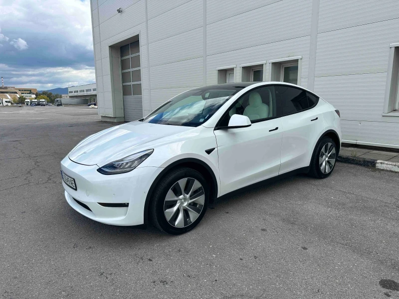 Tesla Model Y DUAL MOTOR / LONG RANGE / AWD