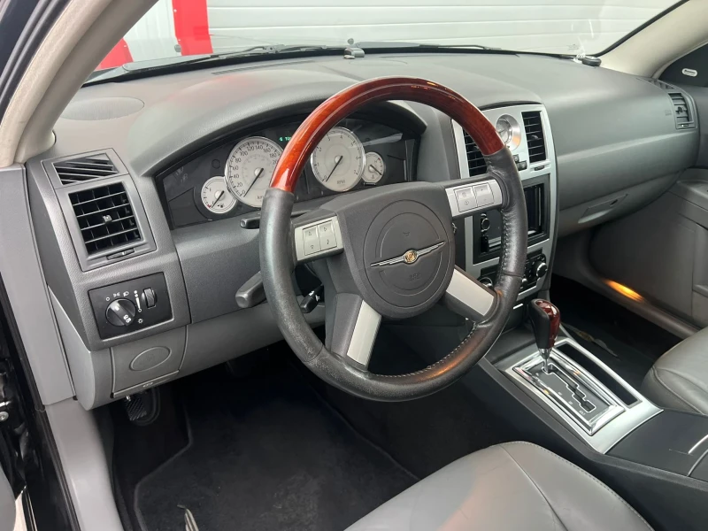 Chrysler 300c 3.5LX AWD AUTOMATK NAVI LEDER ЛИЗИНГ!!!, снимка 13 - Автомобили и джипове - 52157445