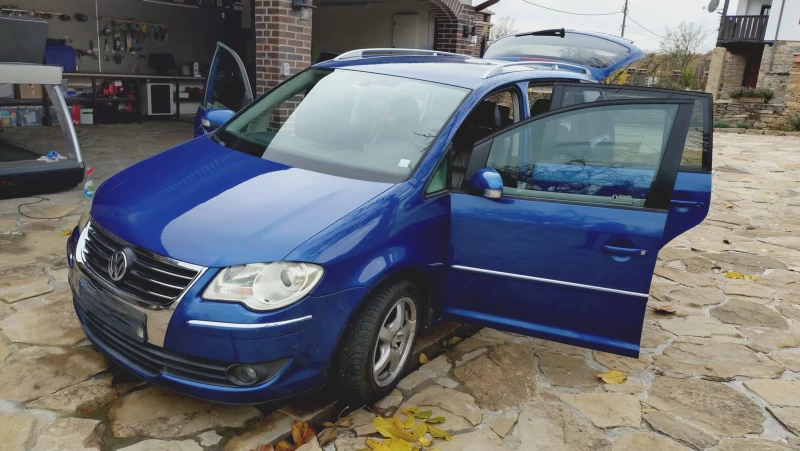 VW Touran, снимка 4 - Автомобили и джипове - 52474665