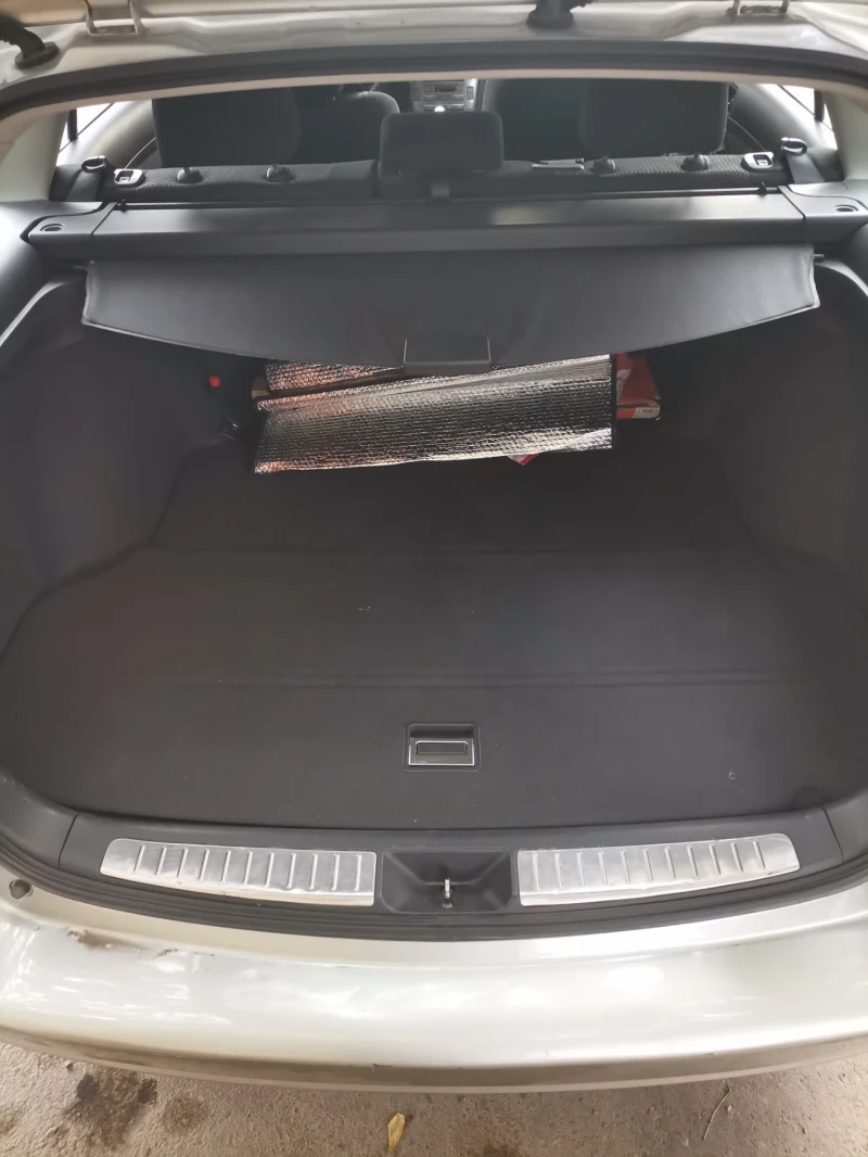 Toyota Avensis, снимка 8 - Автомобили и джипове - 52458192