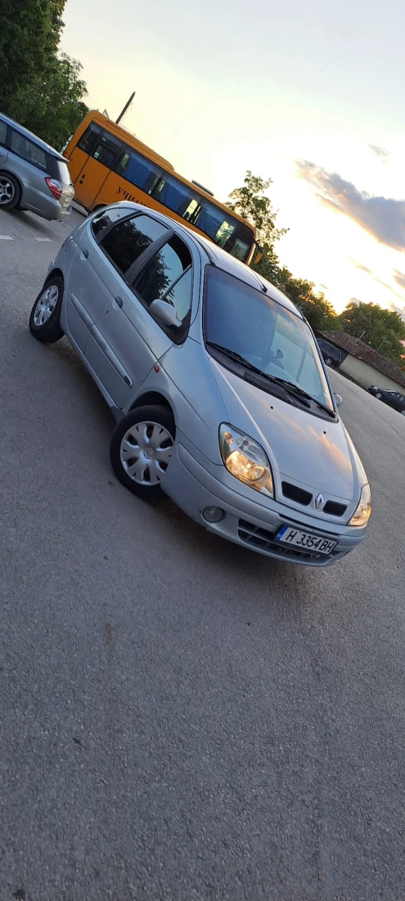 Renault Scenic, снимка 2 - Автомобили и джипове - 52579565