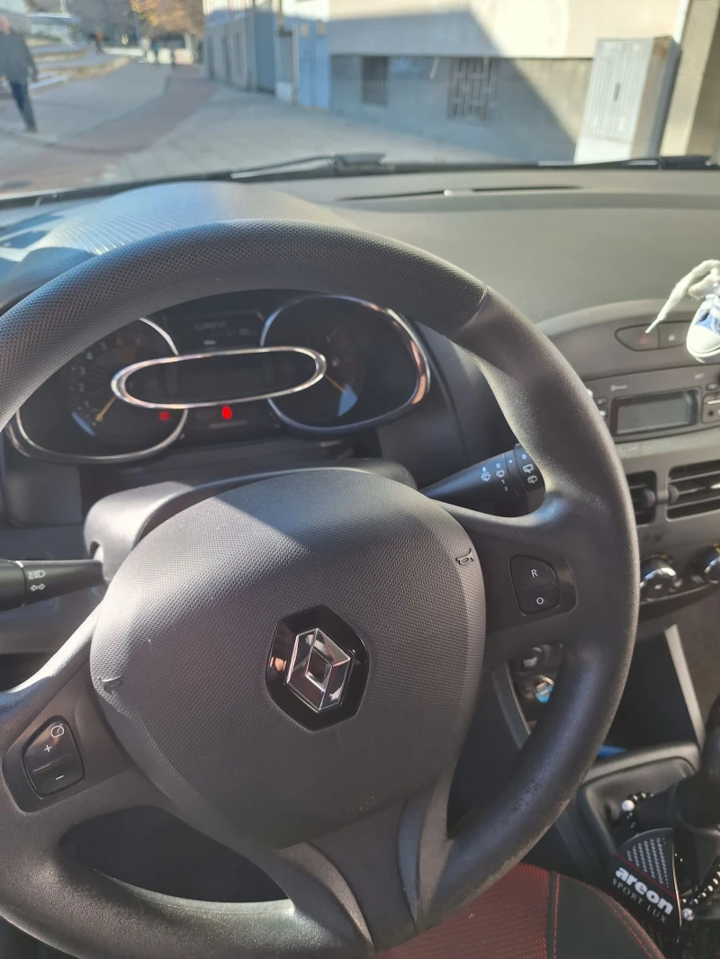 Renault Clio, снимка 6 - Автомобили и джипове - 52774786