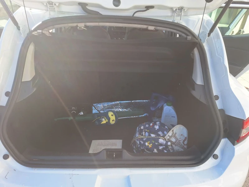 Renault Clio, снимка 8 - Автомобили и джипове - 52774786