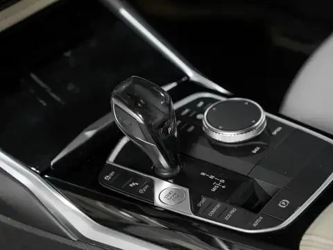 BMW 330 M-Pack* X-Drive* Distronic* Digital* 4подгрева, снимка 10 - Автомобили и джипове - 55171930