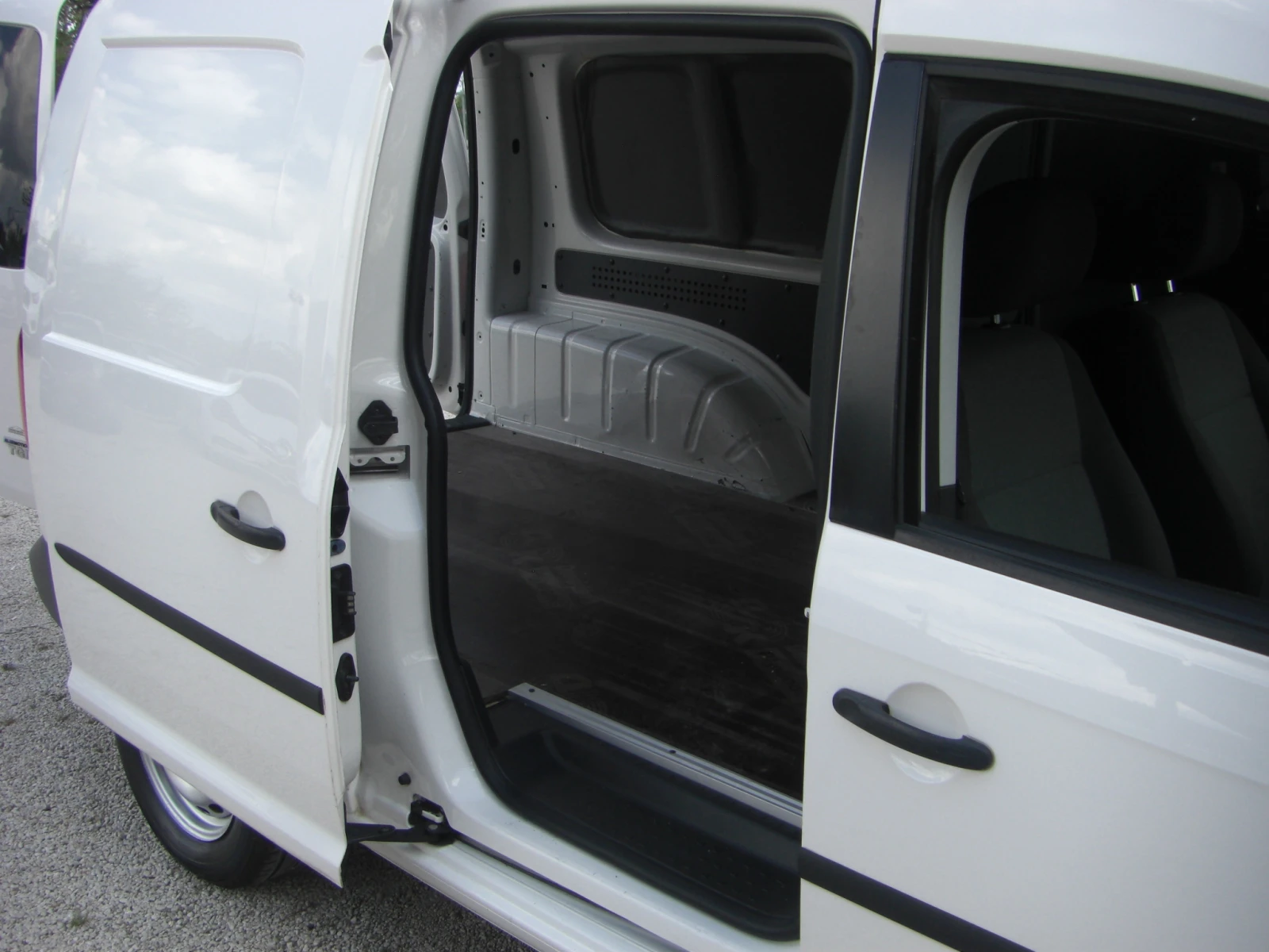 VW Caddy 1.4i CNG MAXI 6ck. | Mobile.bg   15