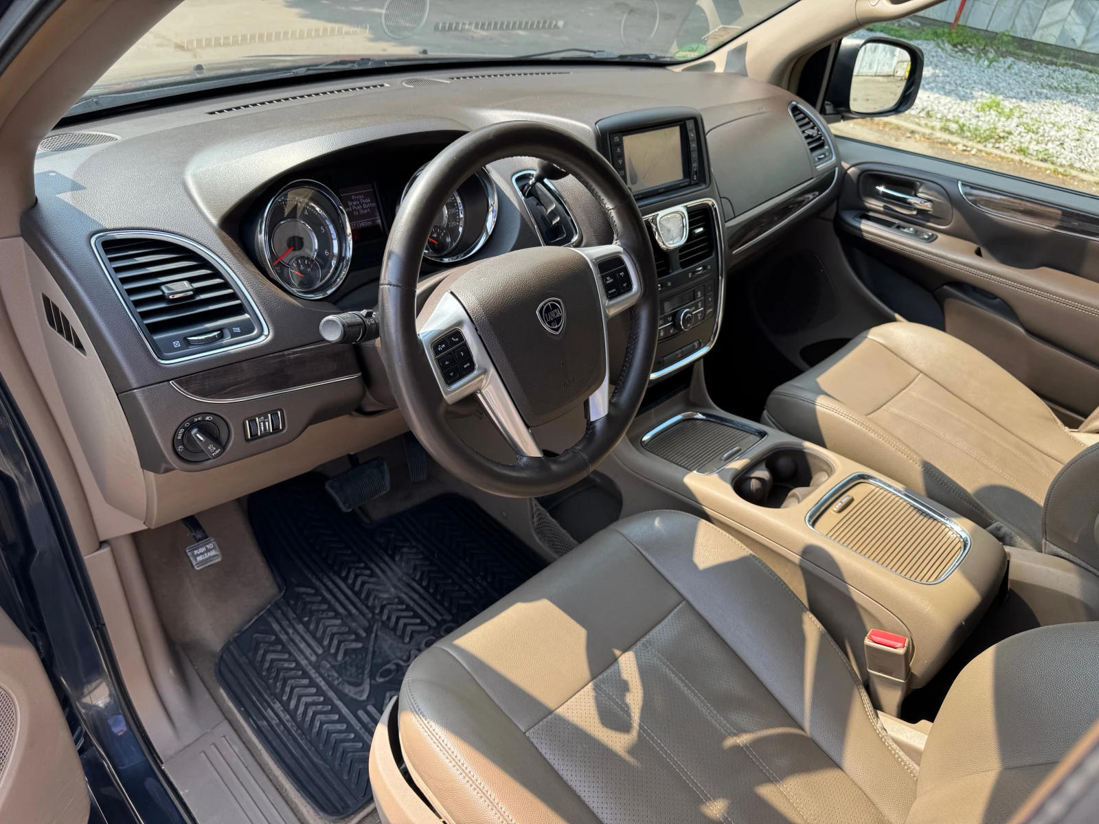 Lancia Voyager 2.8 Multijet Gold 7 местен - изображение 9