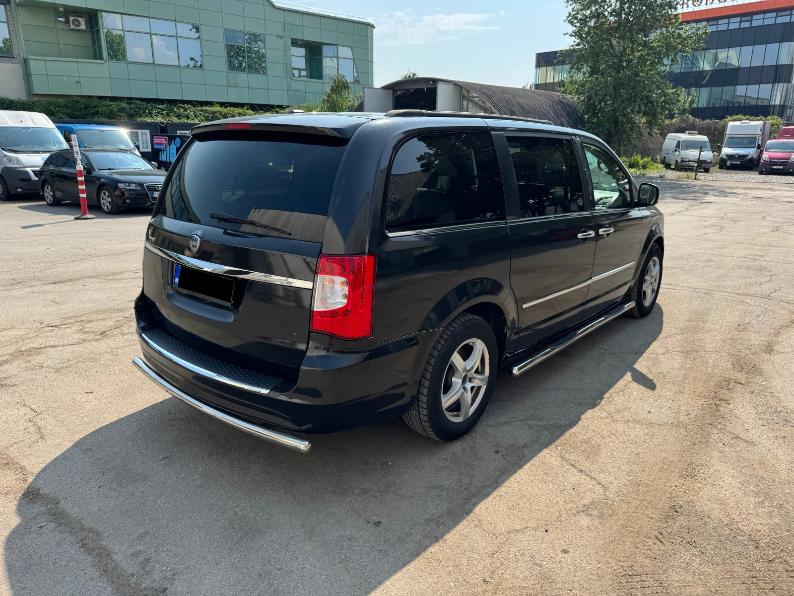 Lancia Voyager 2.8 Multijet Gold 7 местен - изображение 5