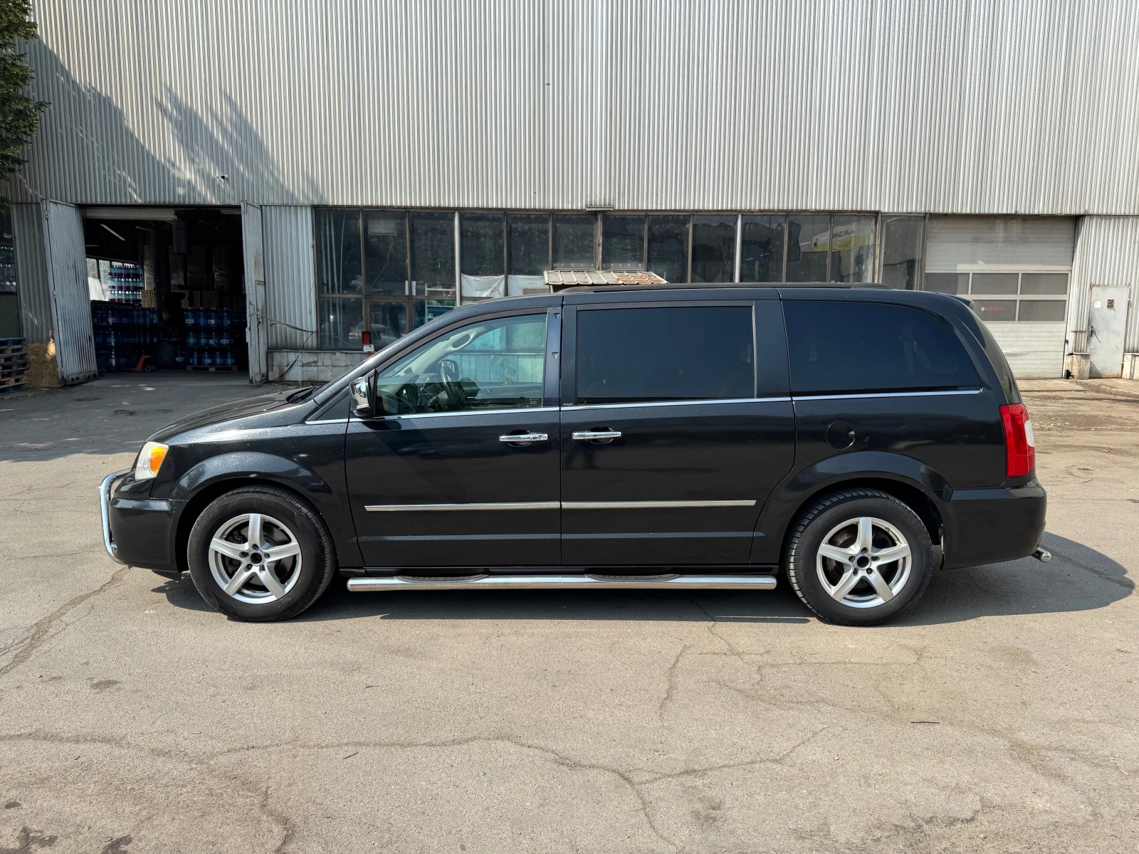 Lancia Voyager 2.8 Multijet Gold 7 местен - изображение 2