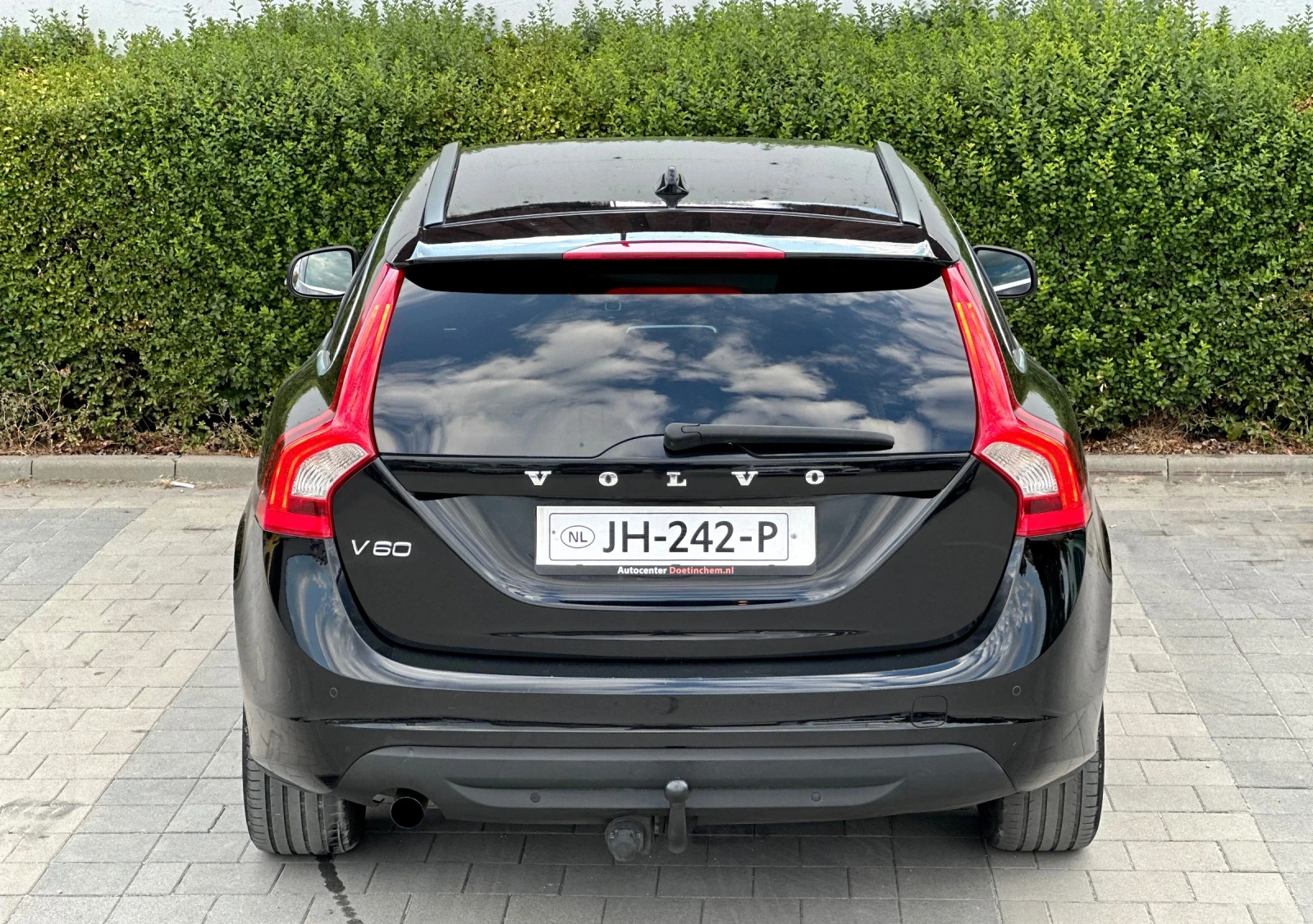 Volvo V60 2.0 163к.с. Автомат - изображение 6