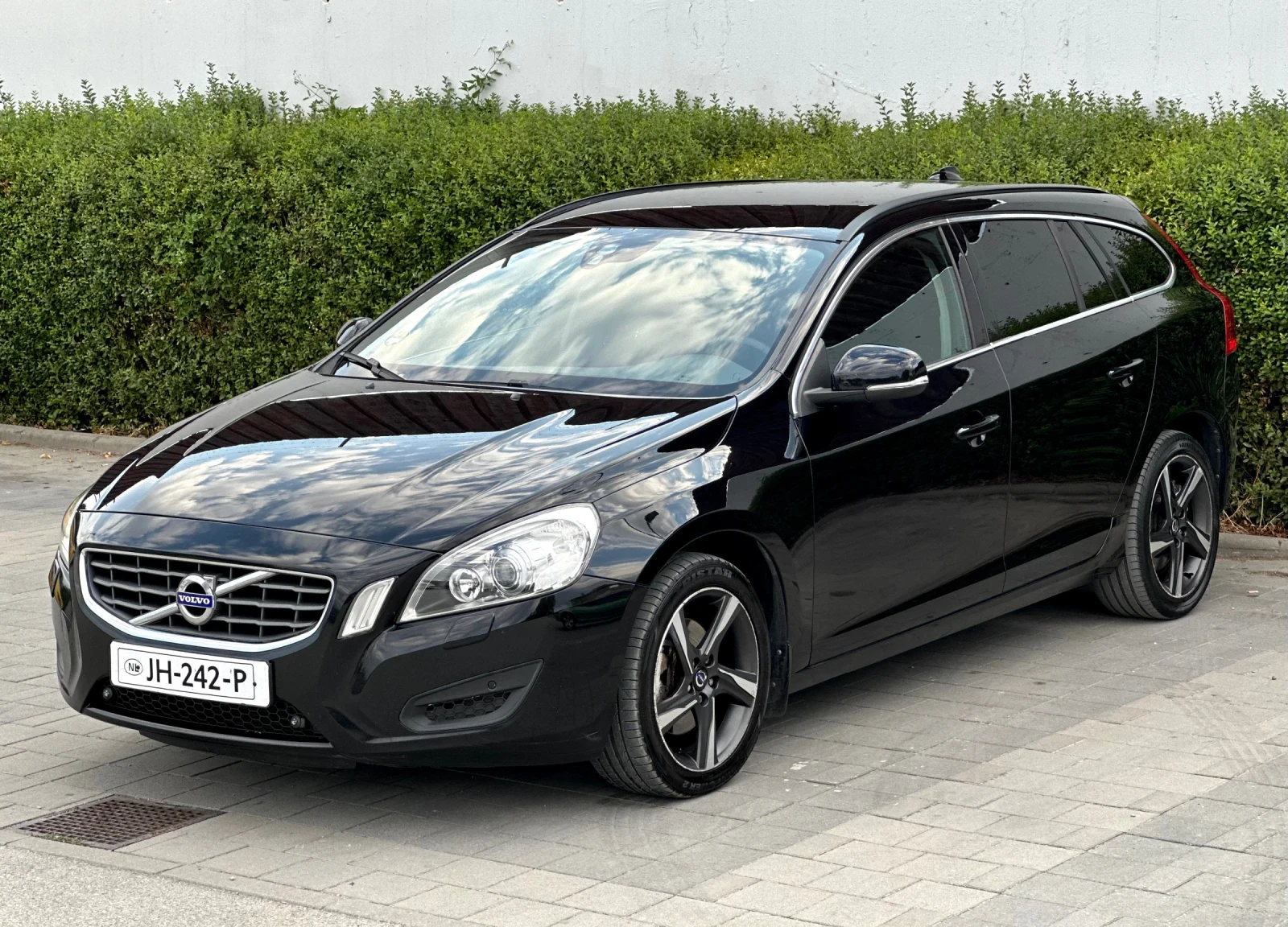 Volvo V60 2.0 163к.с. Автомат - изображение 7