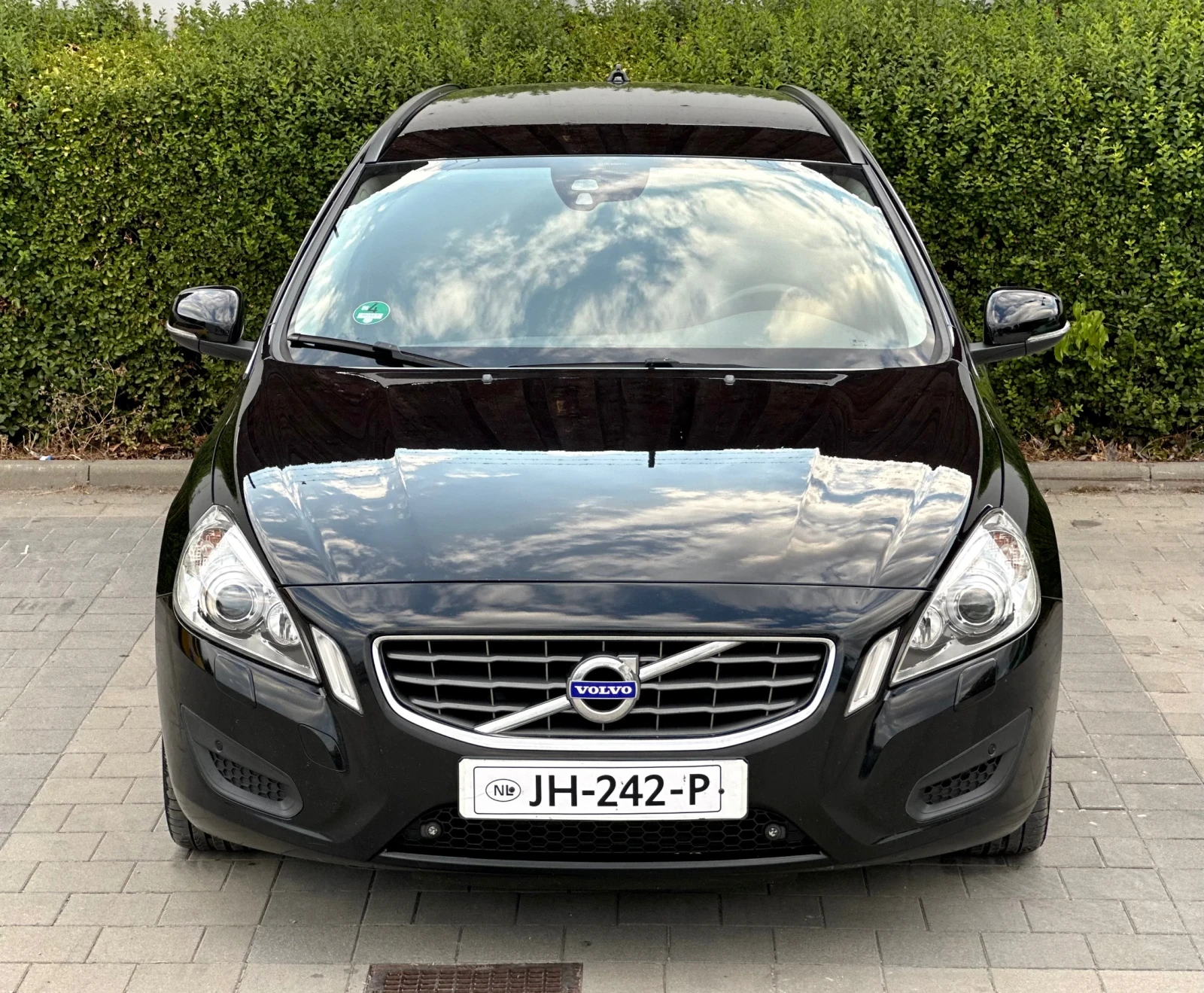 Volvo V60 2.0 163к.с. Автомат - изображение 5