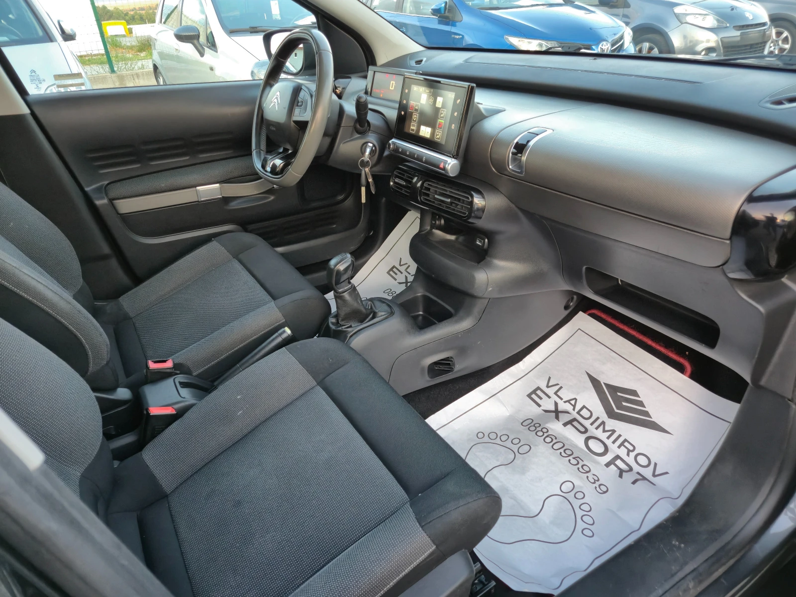 Citroen C4 Cactus 1.2i E6B SHINE - изображение 8