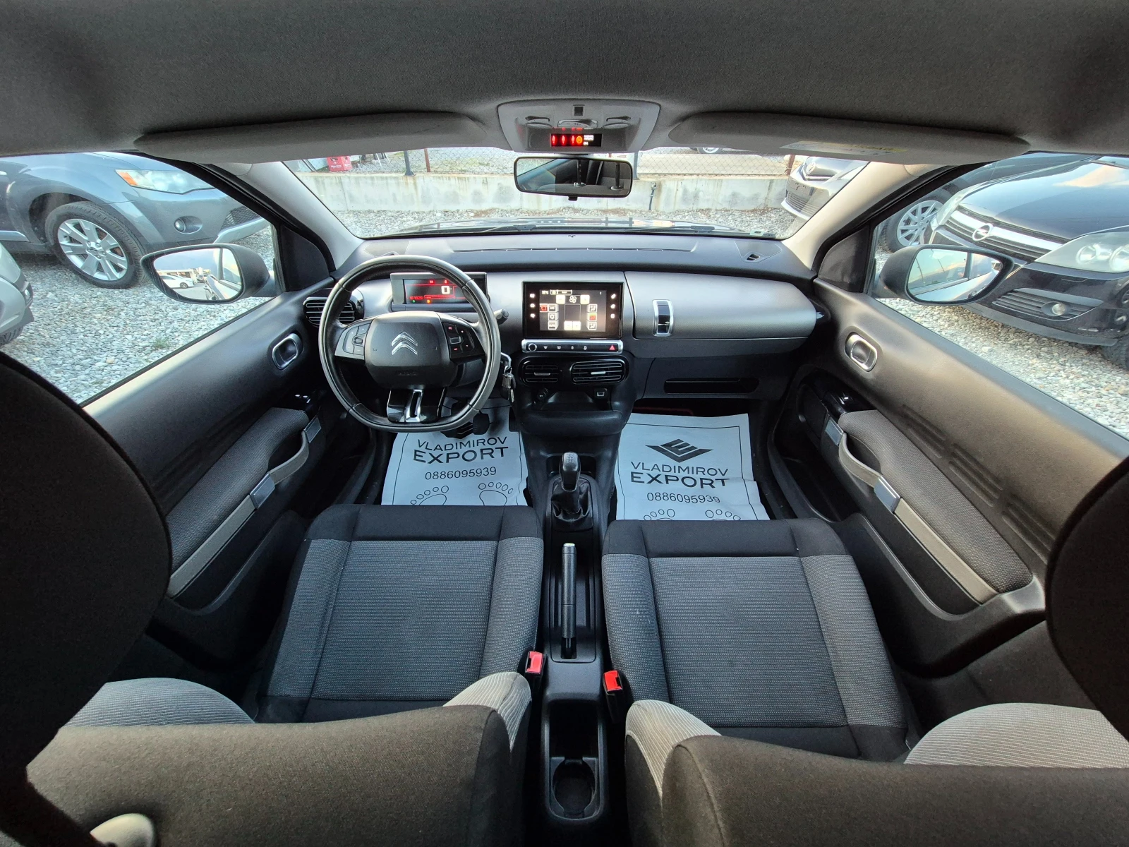 Citroen C4 Cactus 1.2i E6B SHINE - изображение 9