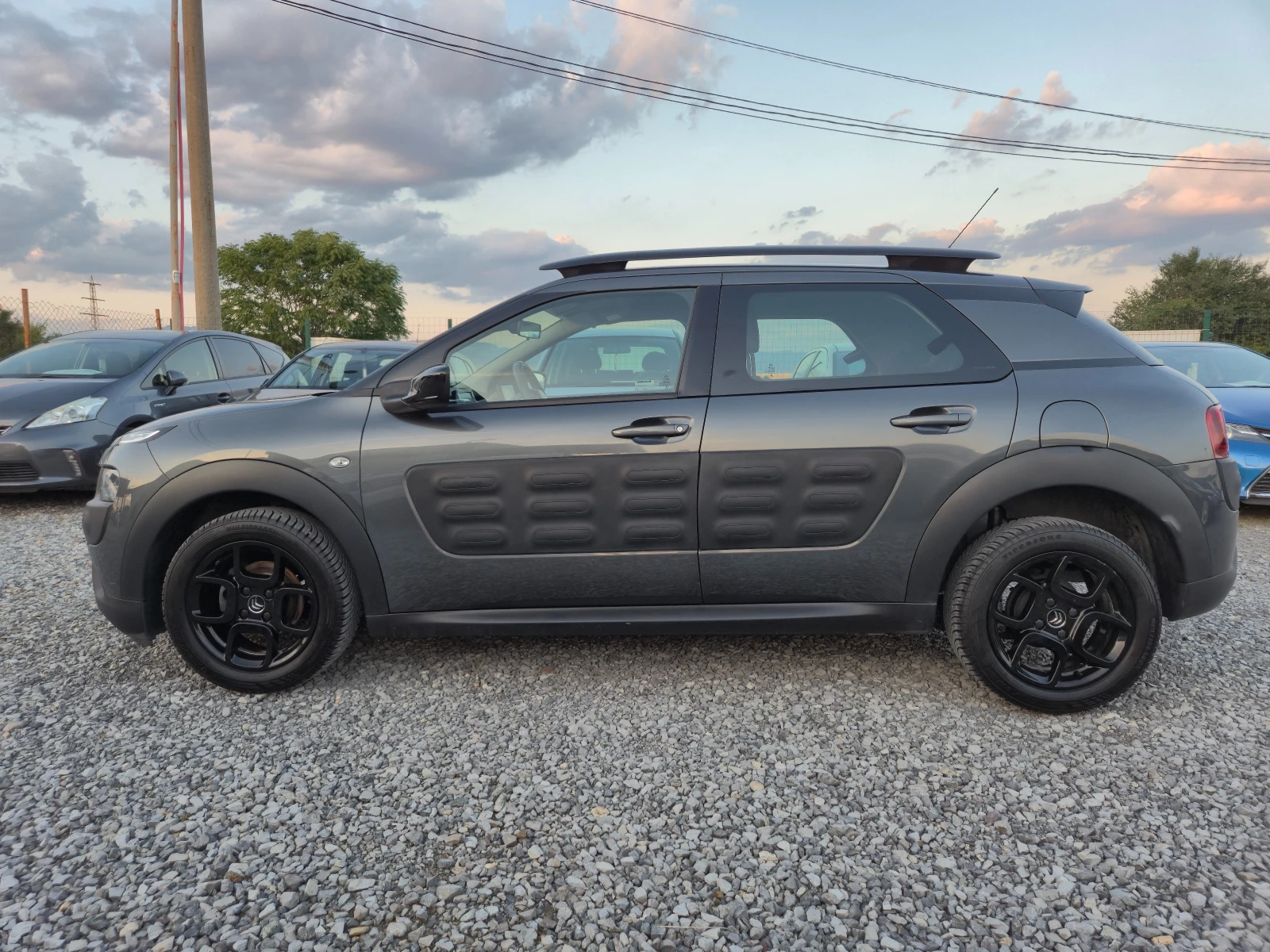 Citroen C4 Cactus 1.2i E6B SHINE - изображение 2