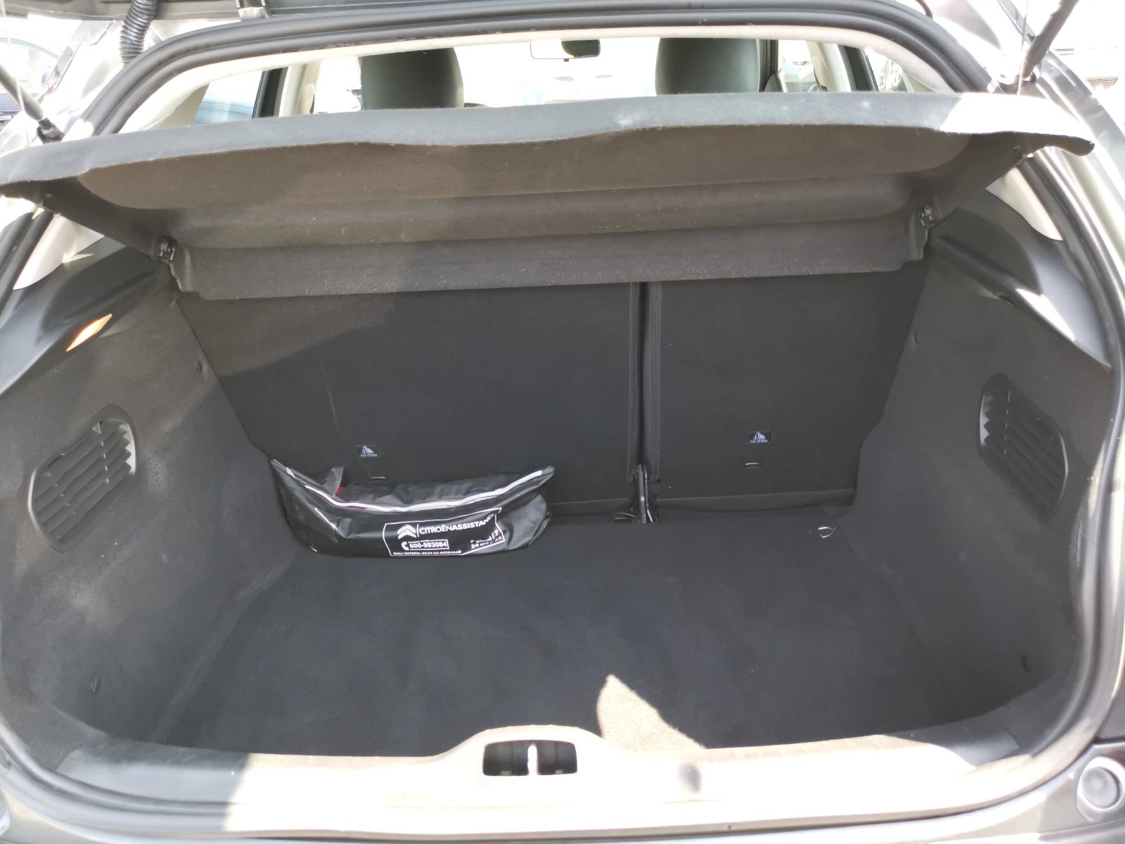 Citroen C4 Cactus 1.2i E6B SHINE - изображение 10