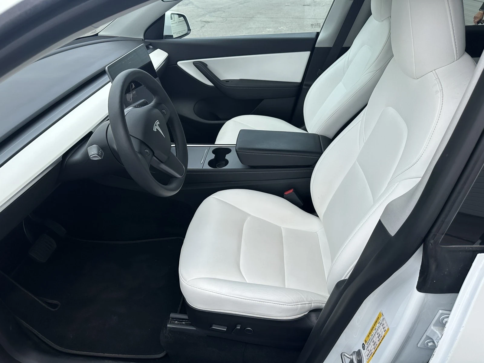 Tesla Model Y DUAL MOTOR / LONG RANGE / AWD - изображение 9