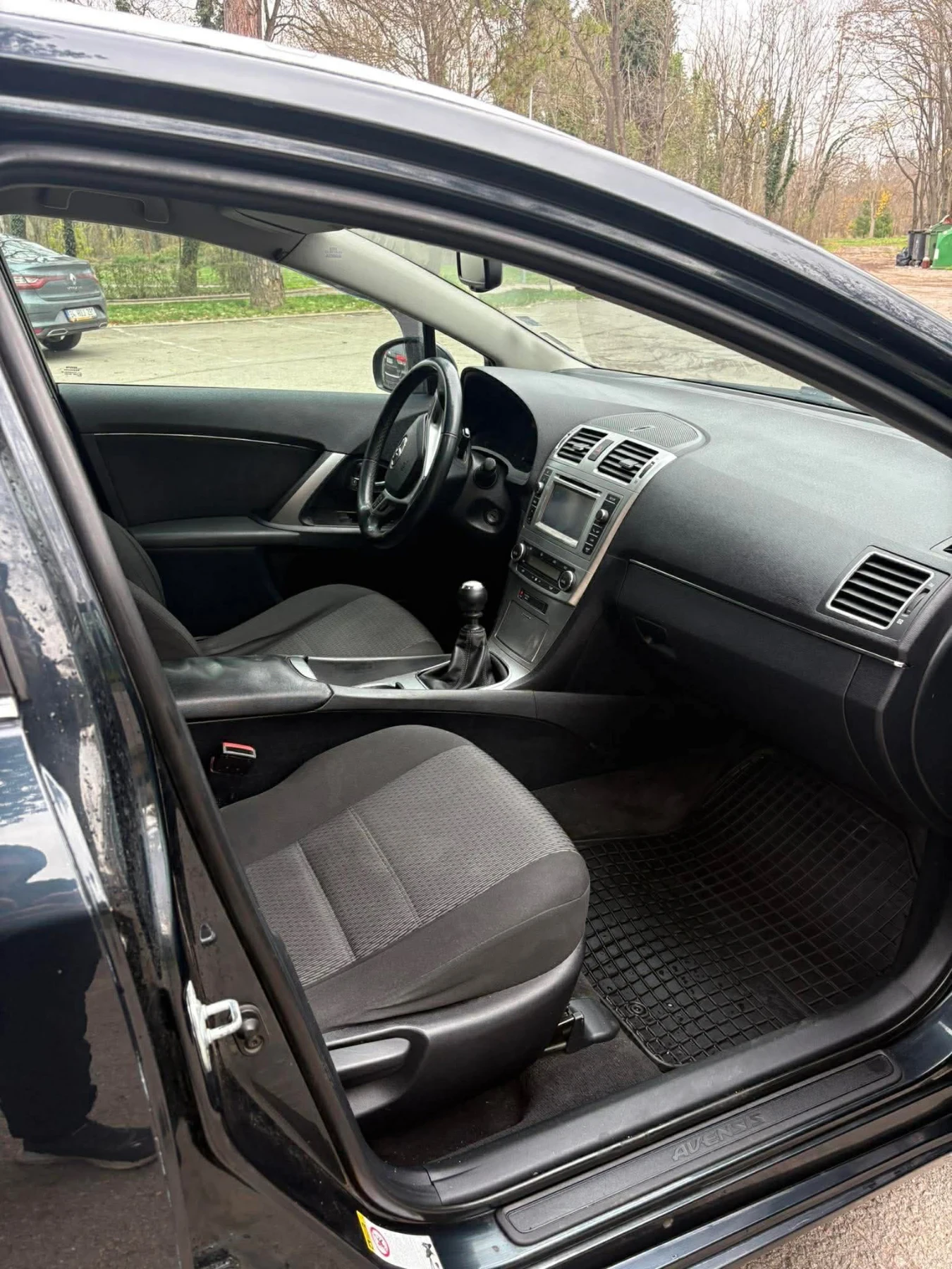 Toyota Avensis, снимка 6 - Автомобили и джипове - 53917562