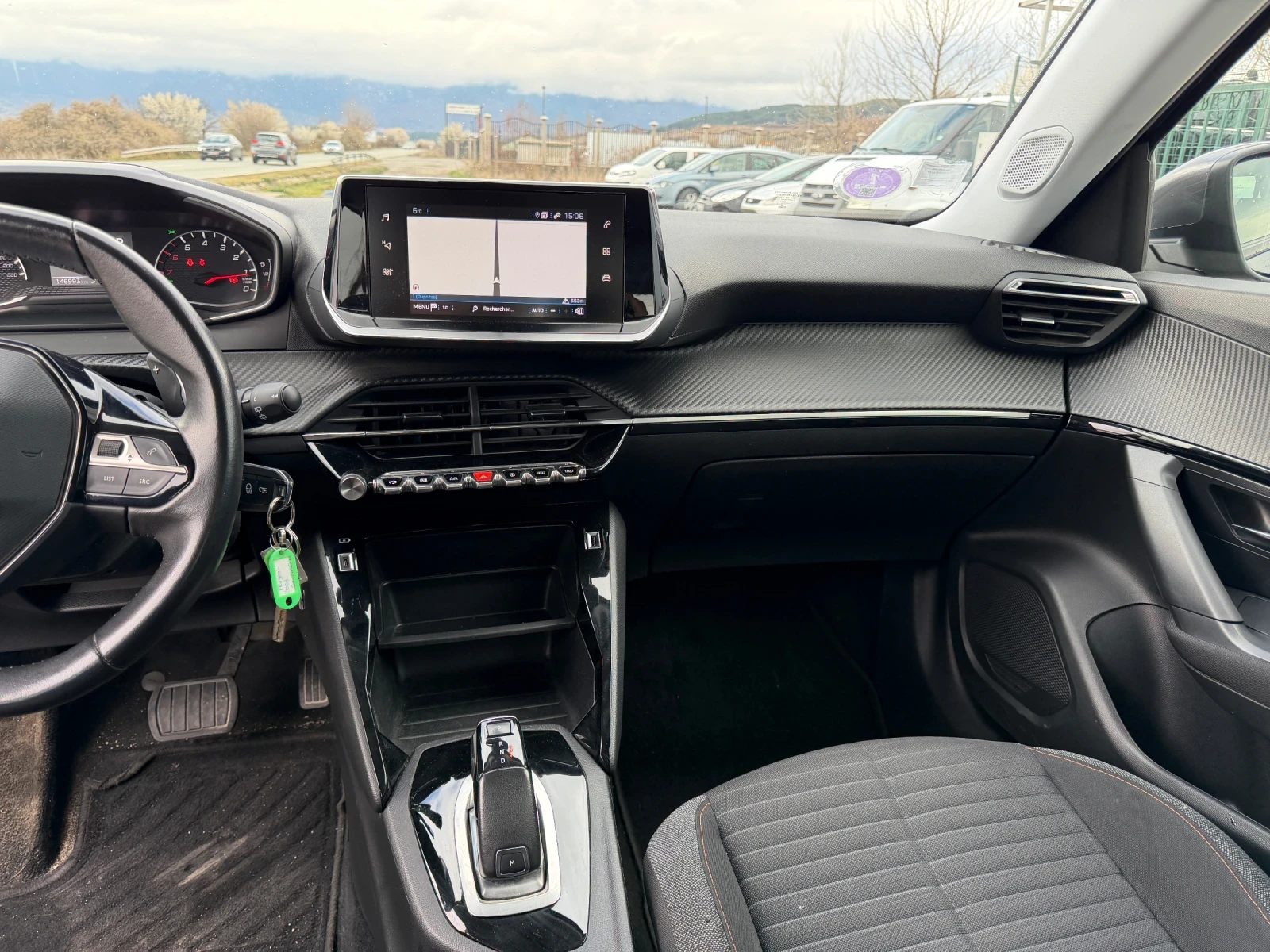 Peugeot 2008 1.2 Puretech 130 EAT8, снимка 15 - Автомобили и джипове - 54026440