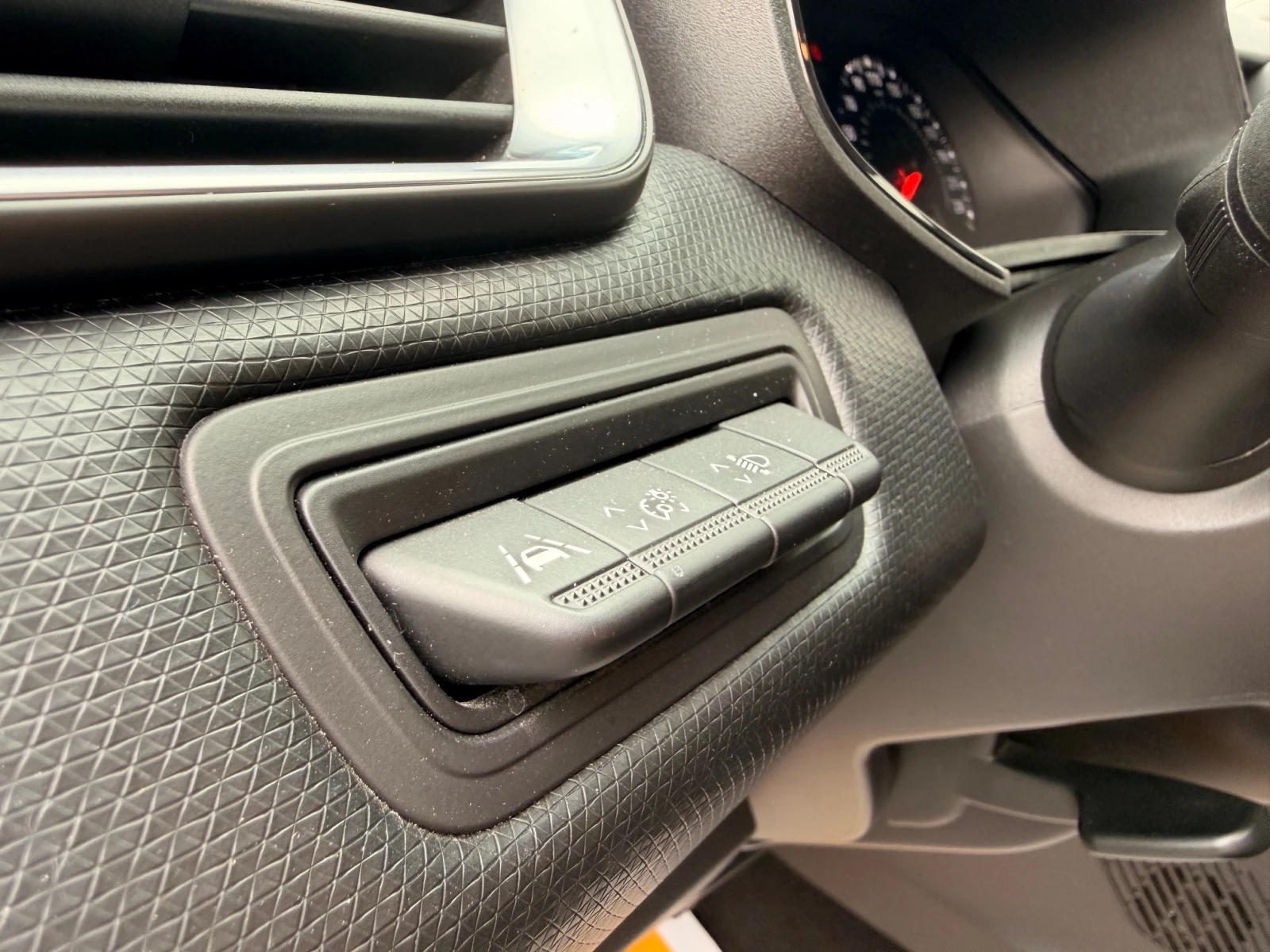 Renault Clio 1.0 Tce / 90 k.c. / Equilibre, снимка 10 - Автомобили и джипове - 54228373