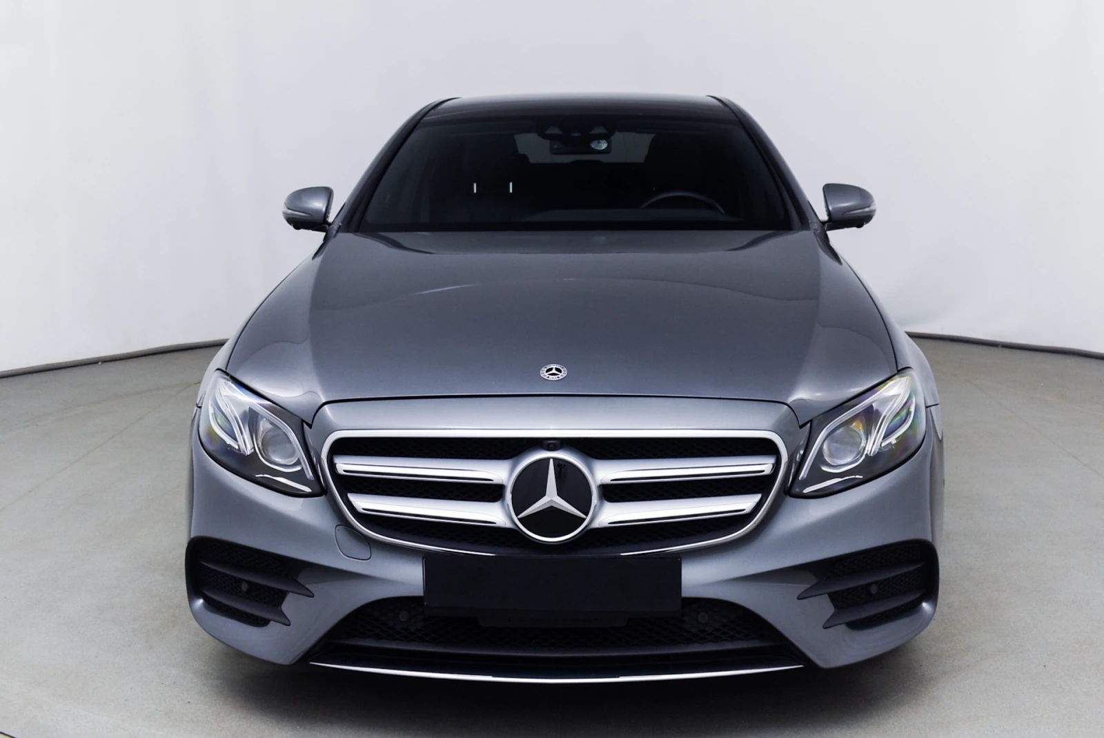 Mercedes-Benz E 300 4MATIC AMG , снимка 8 - Автомобили и джипове - 54589794
