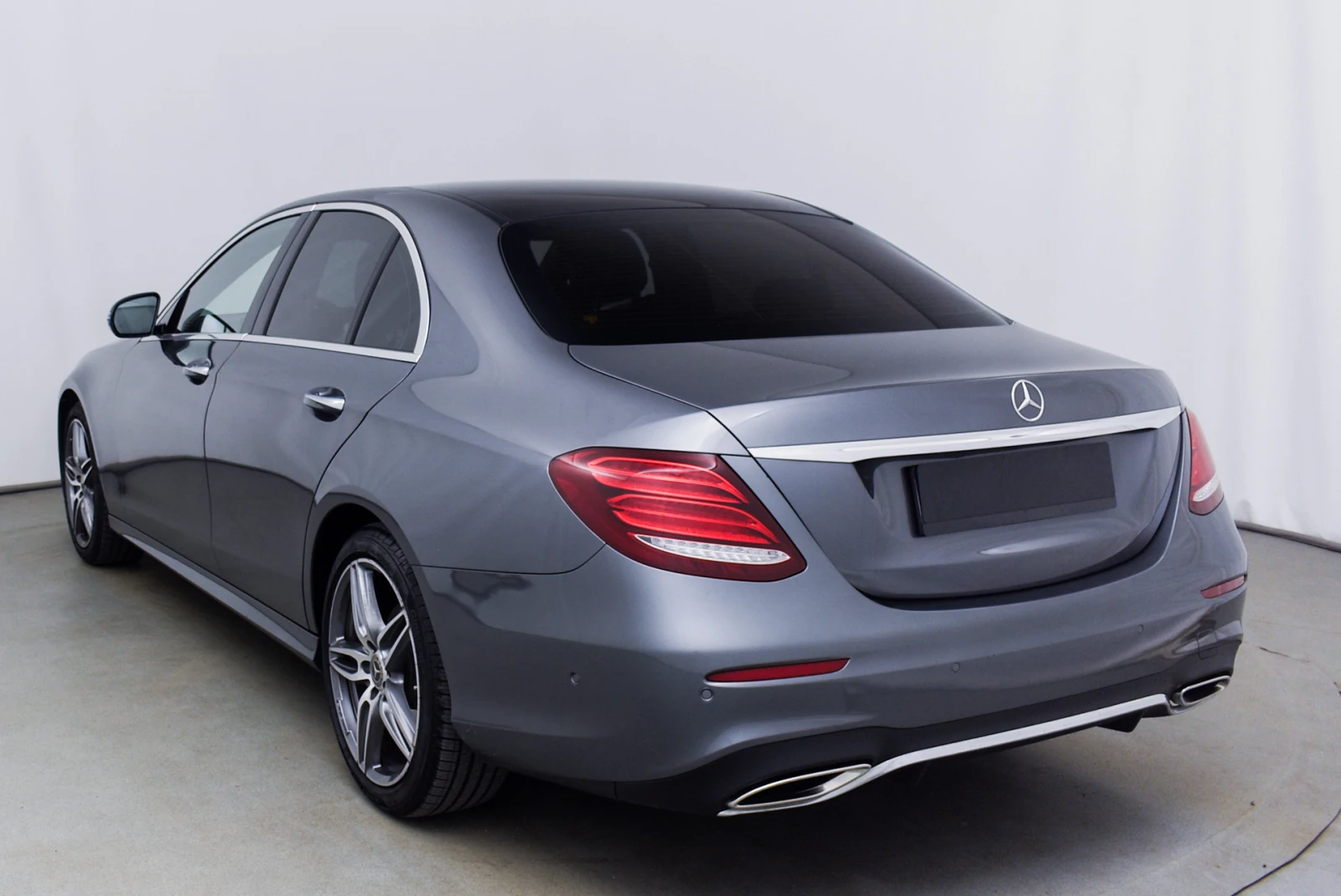 Mercedes-Benz E 300 4MATIC AMG , снимка 6 - Автомобили и джипове - 54589794