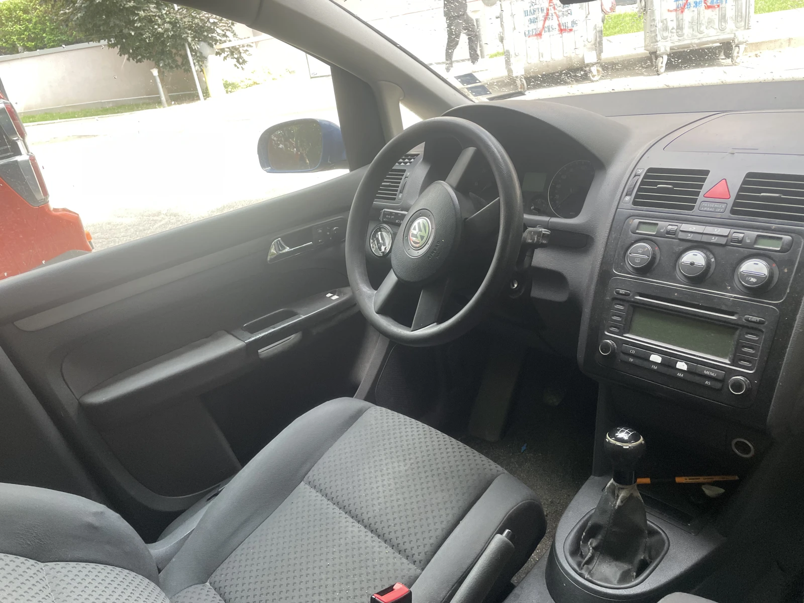 VW Touran, снимка 8 - Автомобили и джипове - 54869930