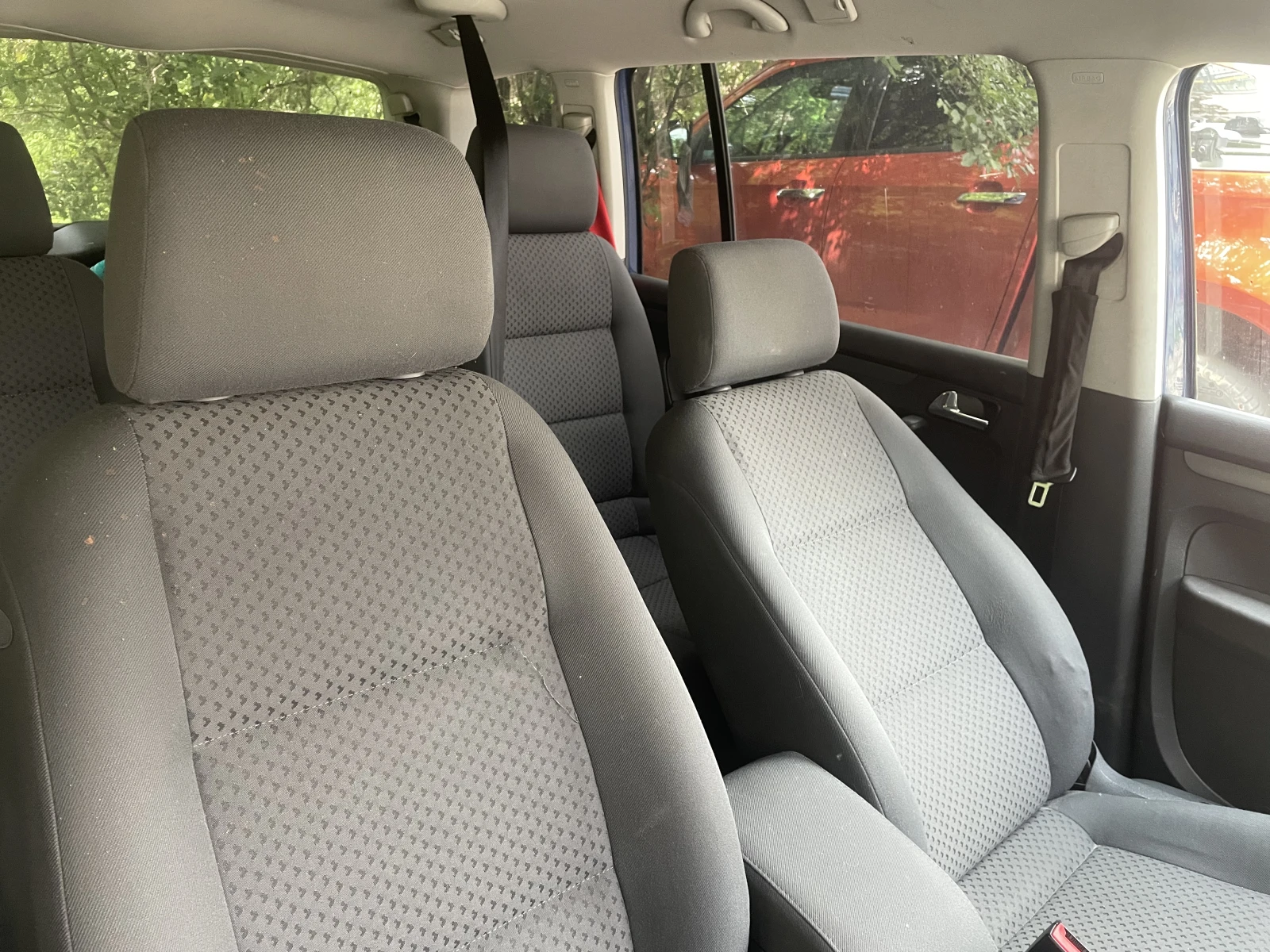 VW Touran, снимка 10 - Автомобили и джипове - 54869930
