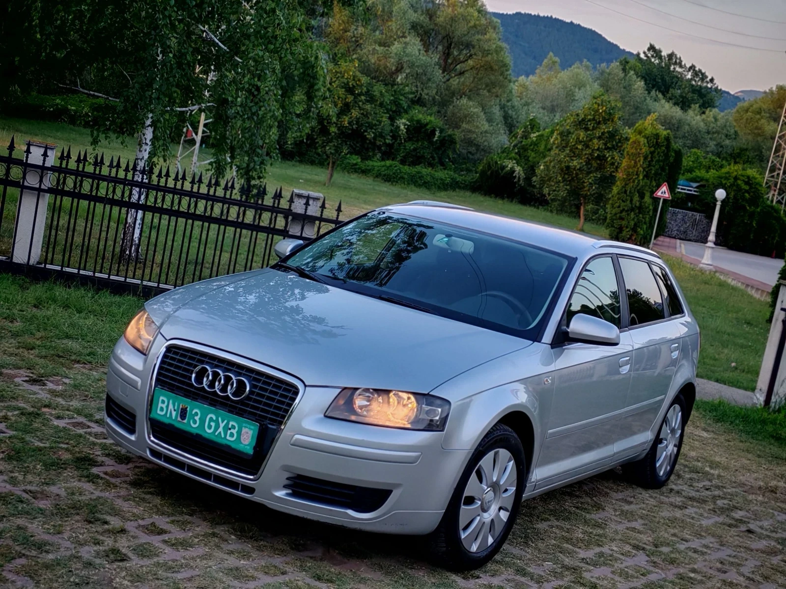 Audi A3 1.9TDI(BKC)(105)* SPORTBACK* НОВ ВНОС* , снимка 2 - Автомобили и джипове - 55105531
