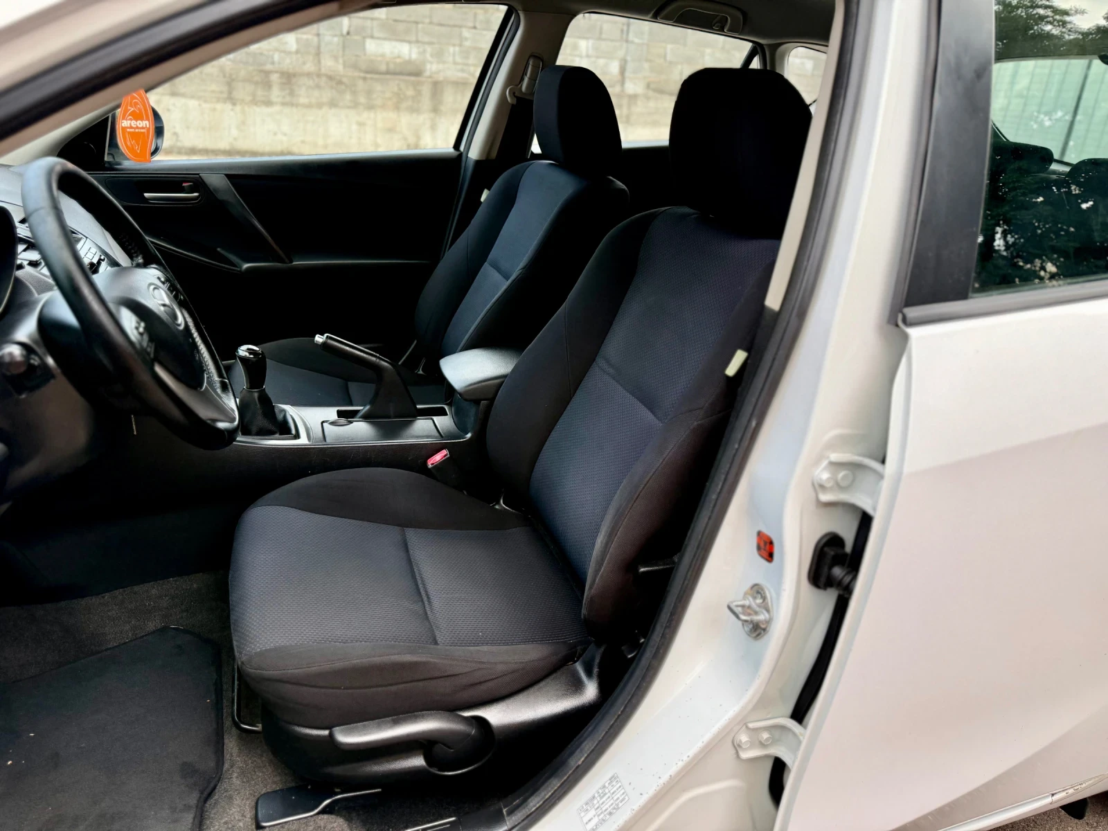 Mazda 3, снимка 10 - Автомобили и джипове - 55320960