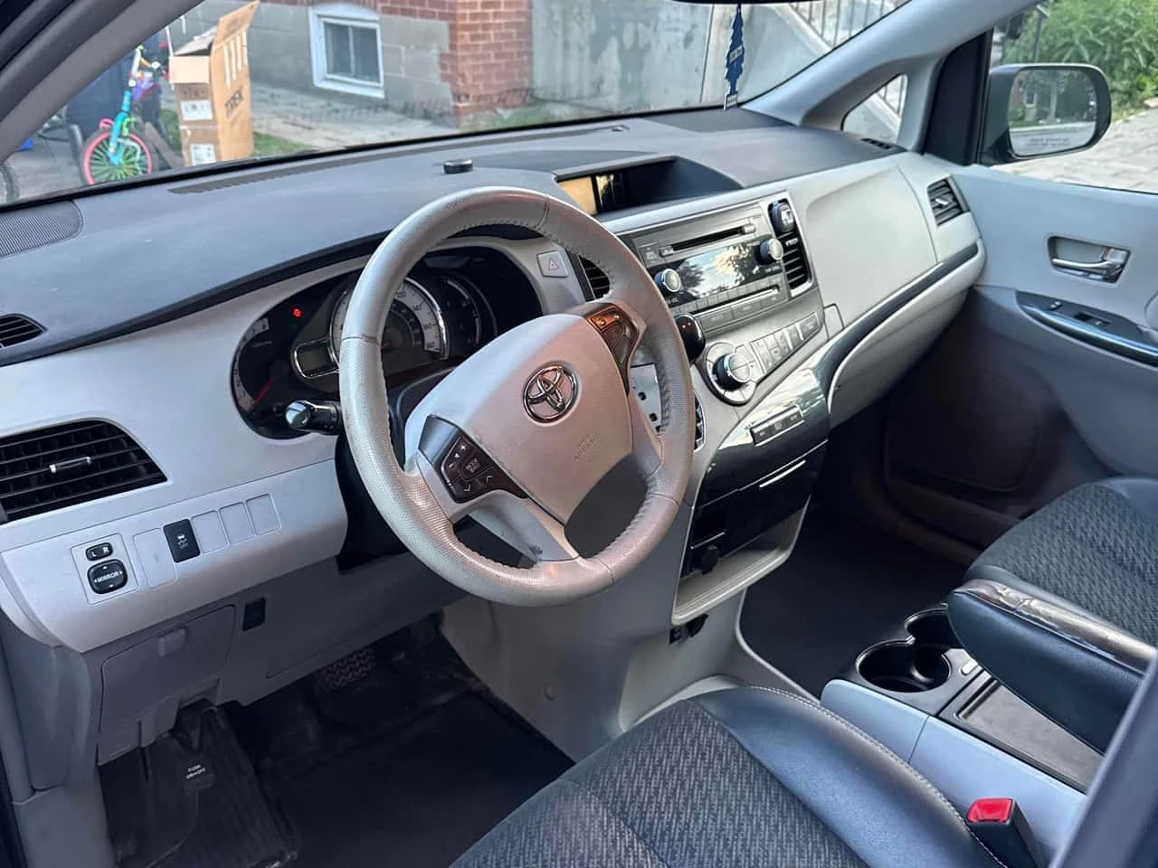 Toyota Sienna * SE * АВТОКРЕДИТ БЕЗ ПЪРВОНАЧАЛНА ВНОСКА* , снимка 5 - Автомобили и джипове - 55427270